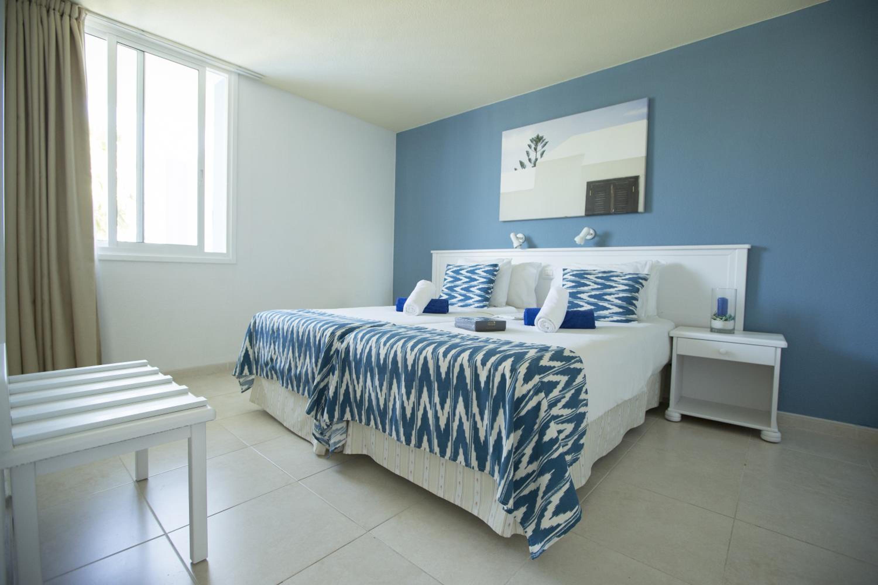 Apartamento de dos habitaciones con vista a la piscina (4 adultos)