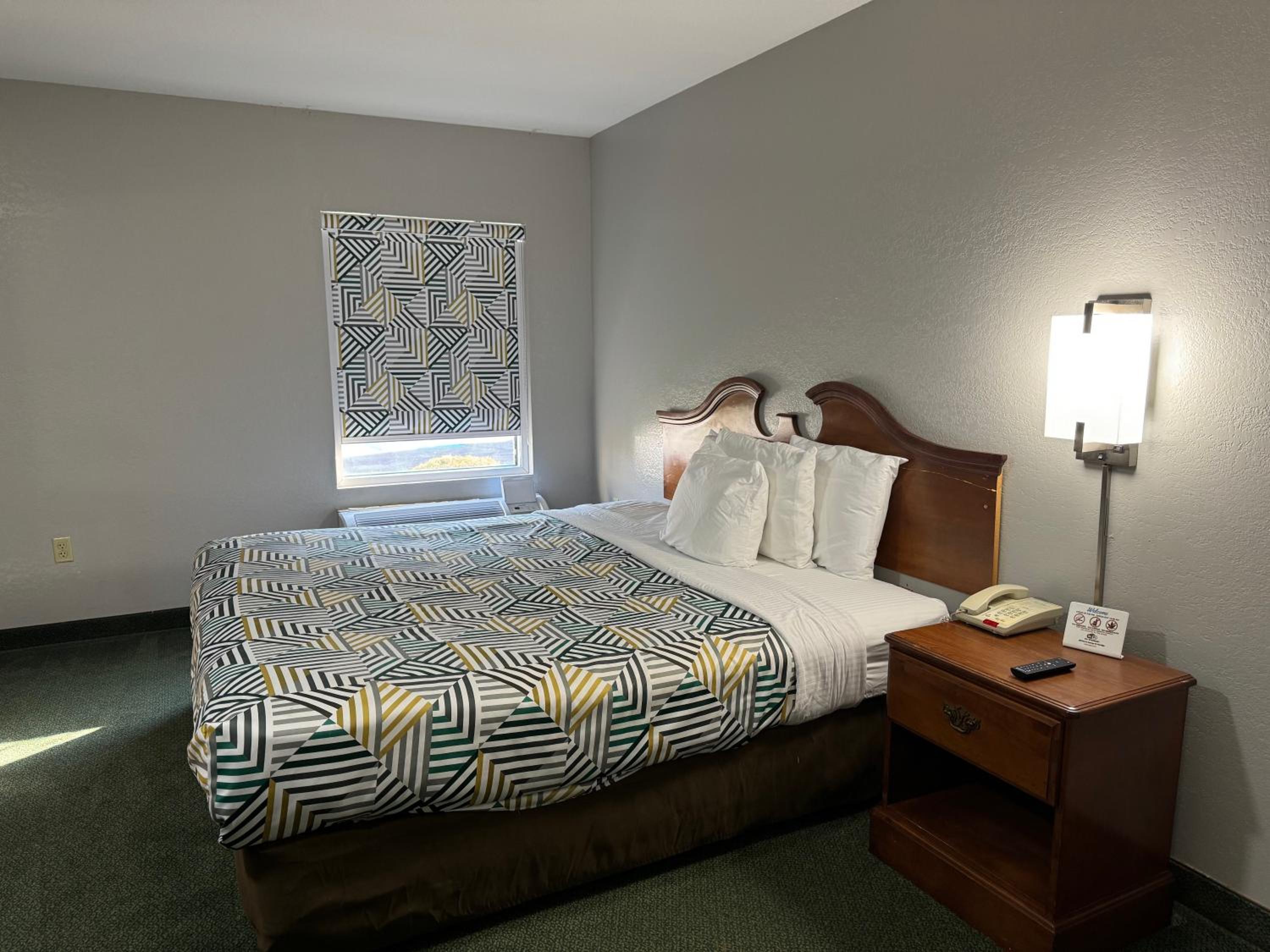 Standard King Room - Photo 2