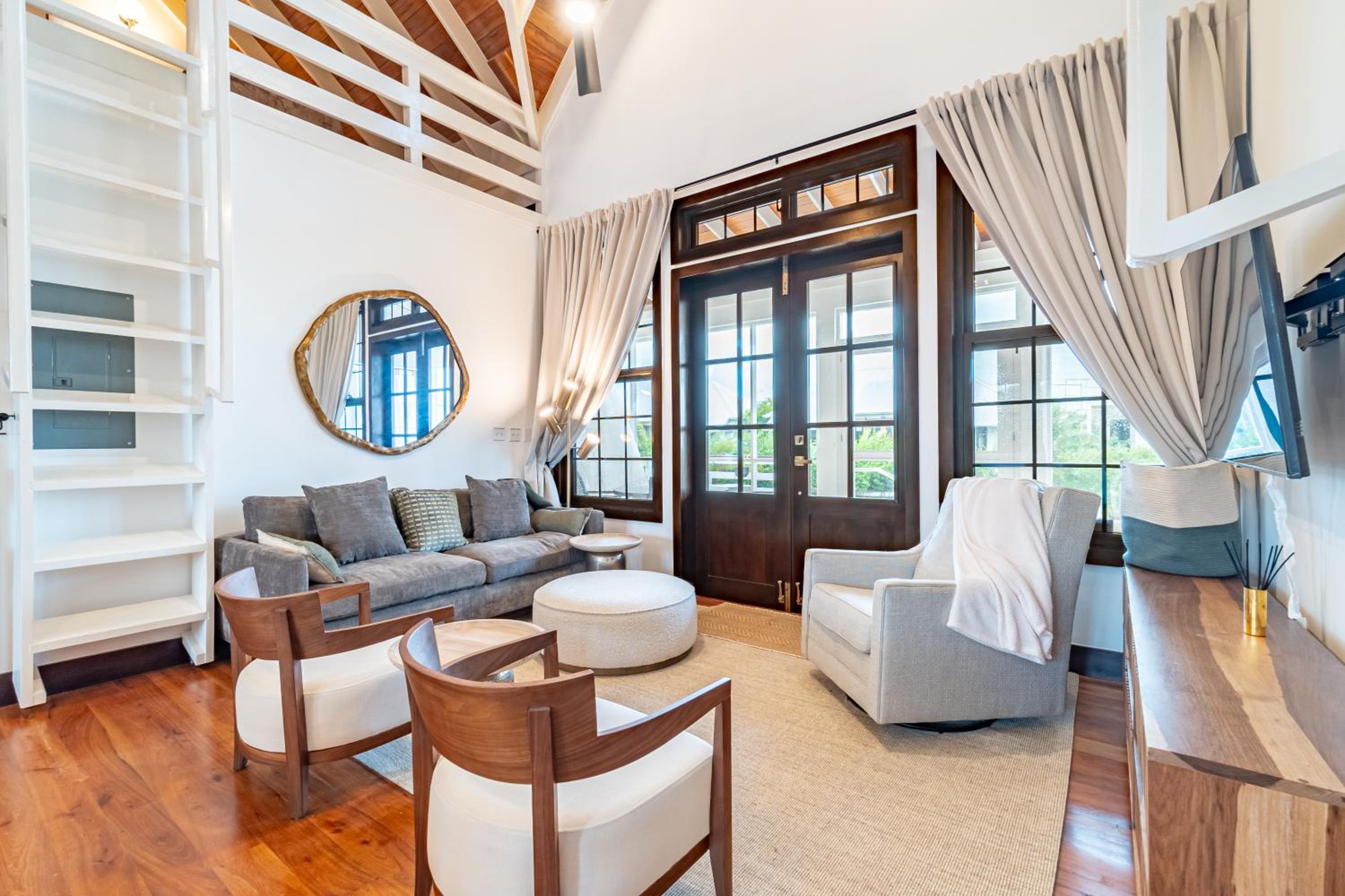 Villa photo 1