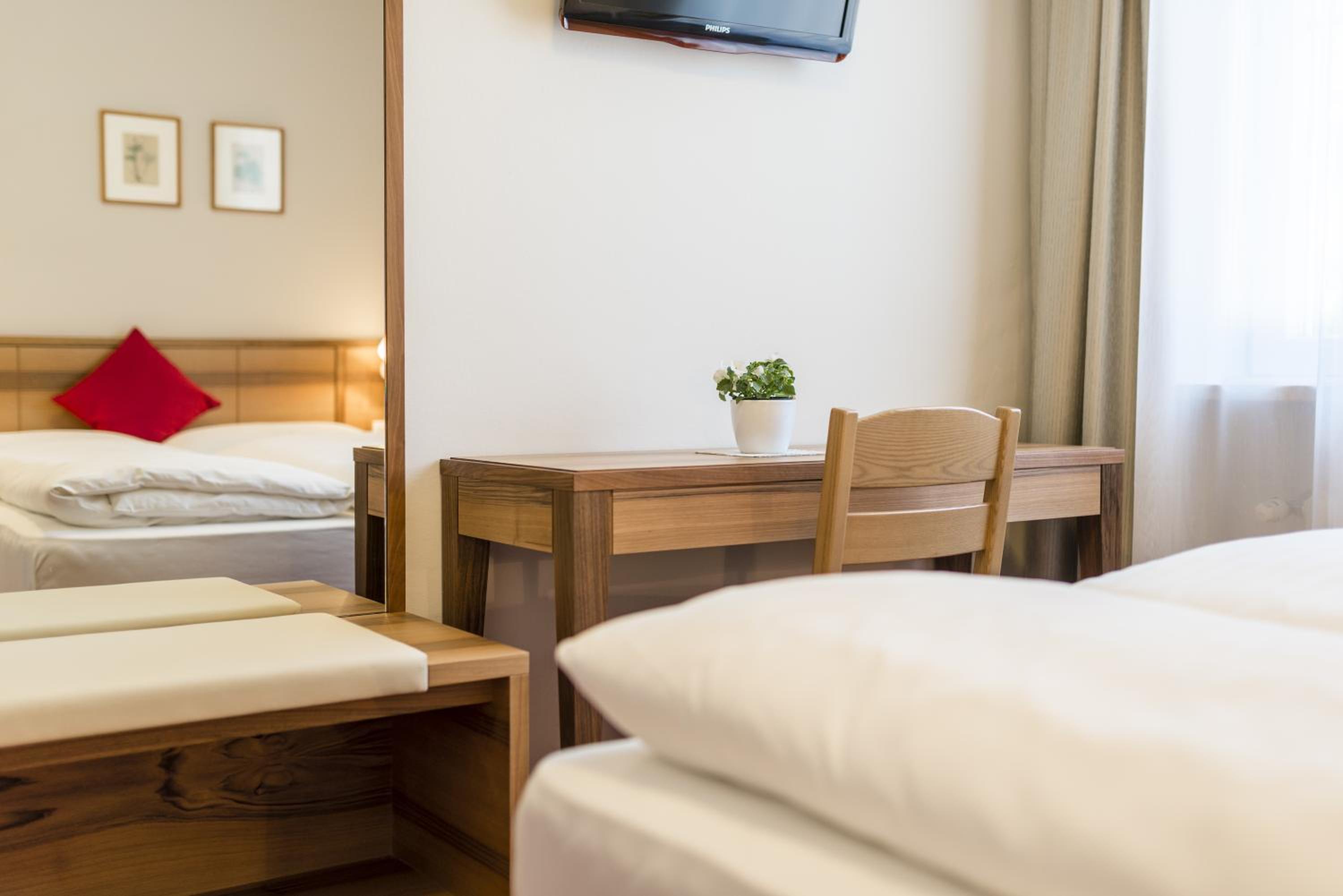 Double Room with Small Double Bed - Photo 4
