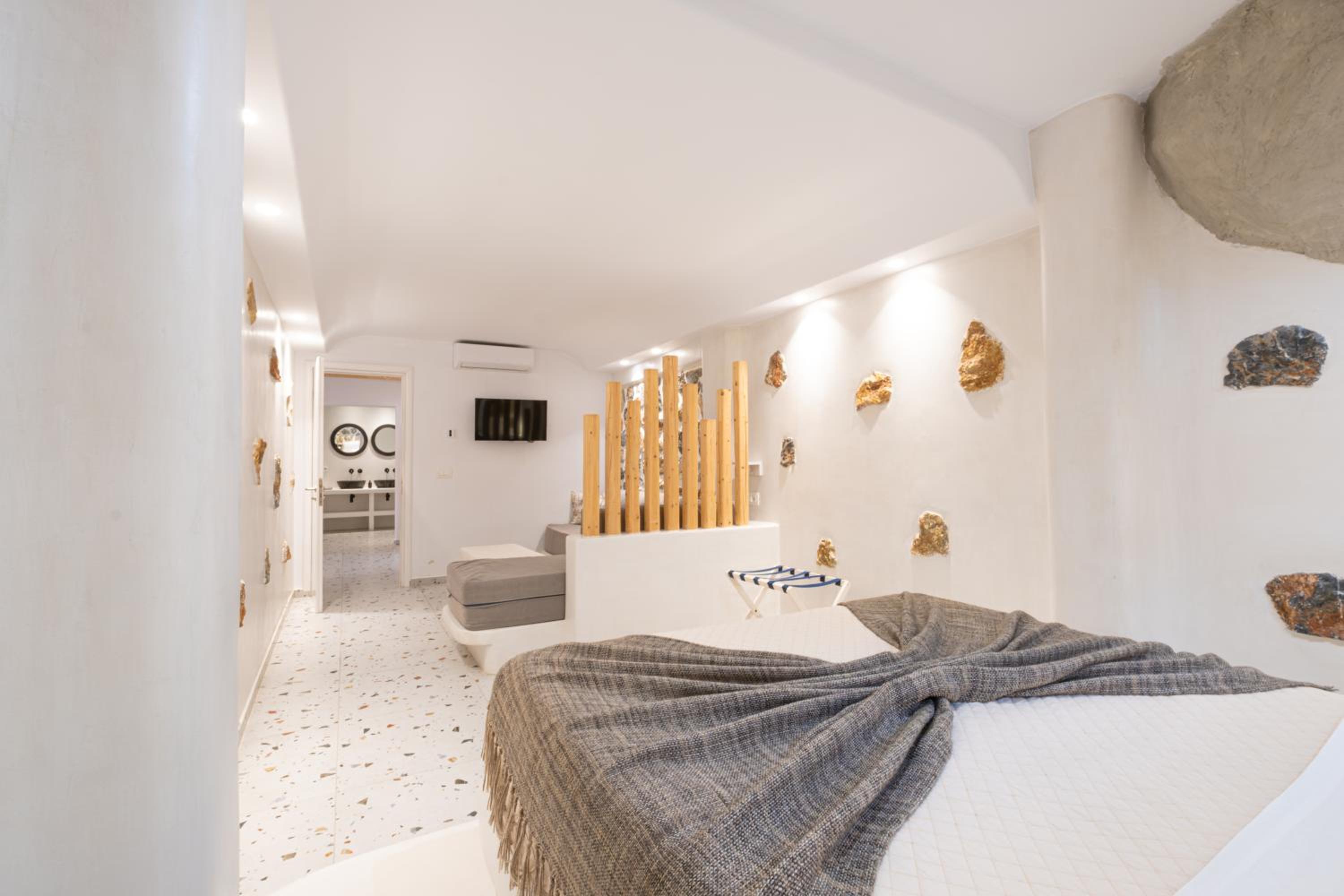 King 2 Bedroom Suite with Indoor Jetted Tub | Semi Basement photo 2