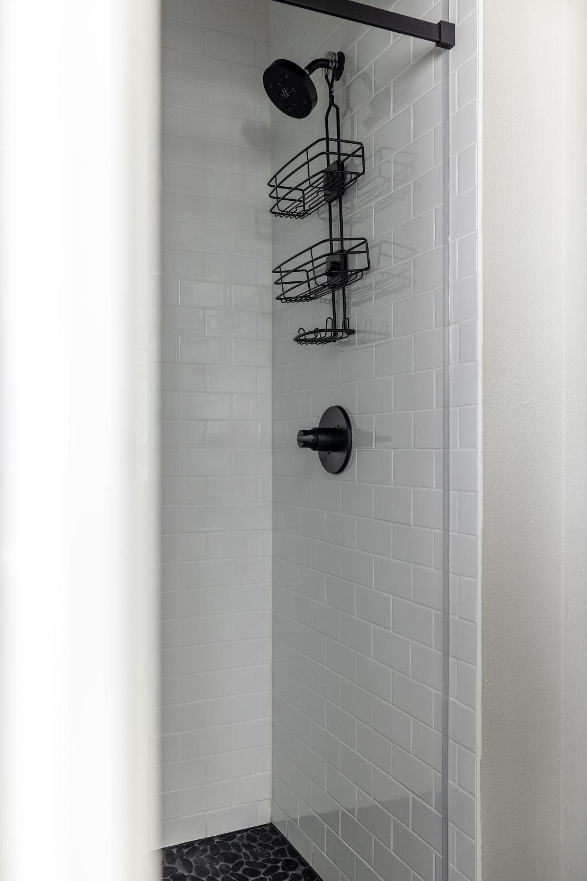 Deluxe Suite - Photo 9