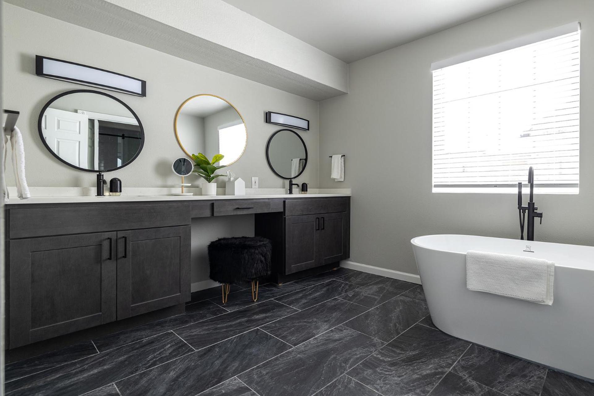 Deluxe Suite - Photo 18