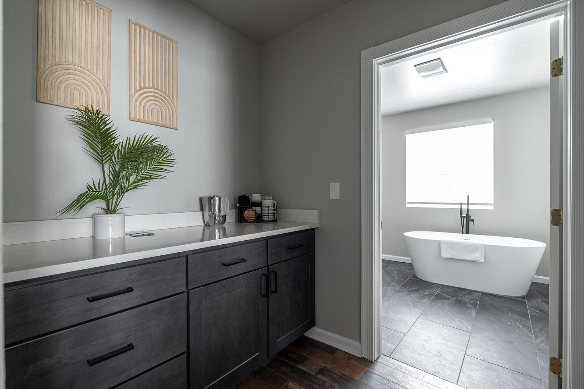 Deluxe Suite - Photo 20