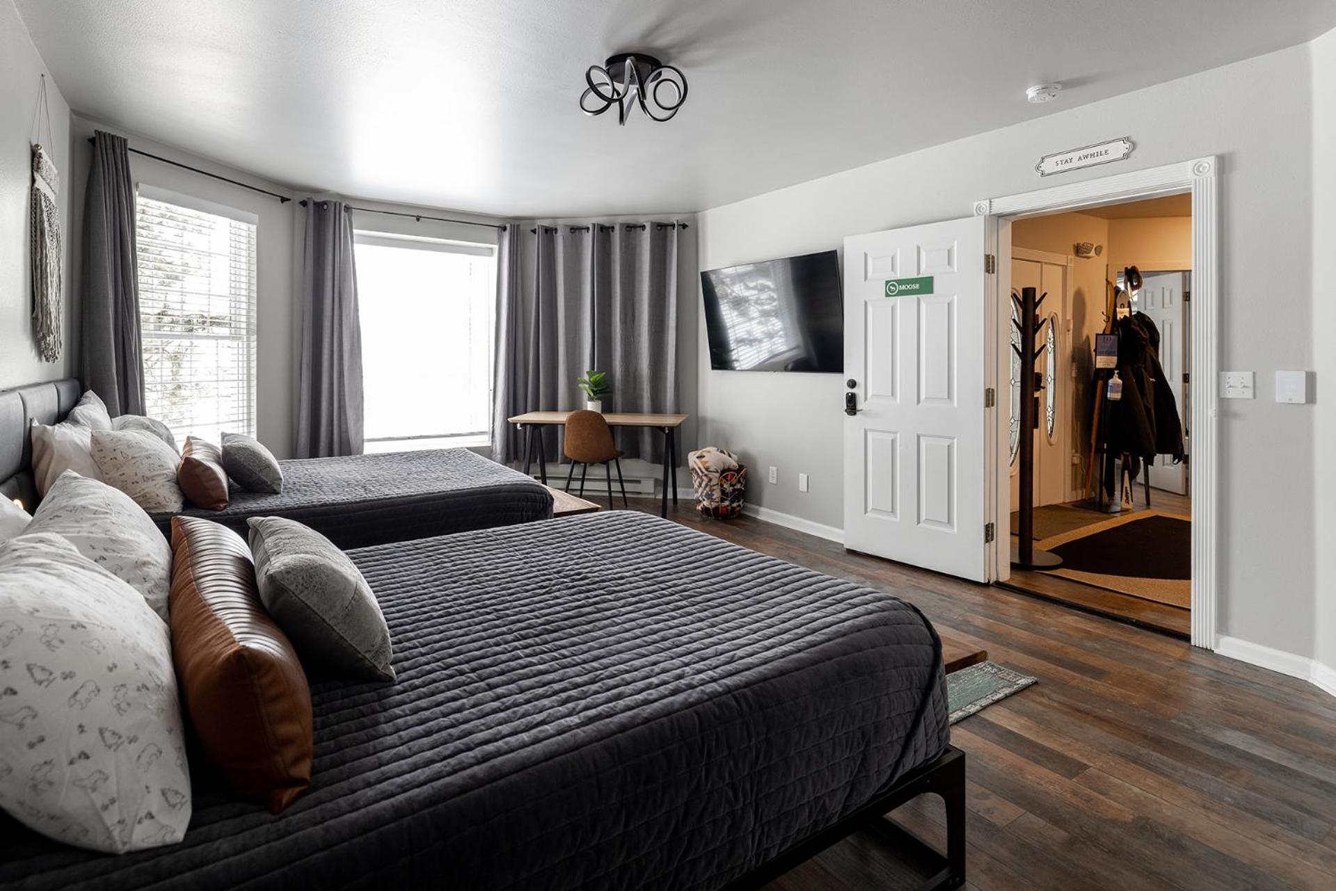 Deluxe Suite - Photo 1