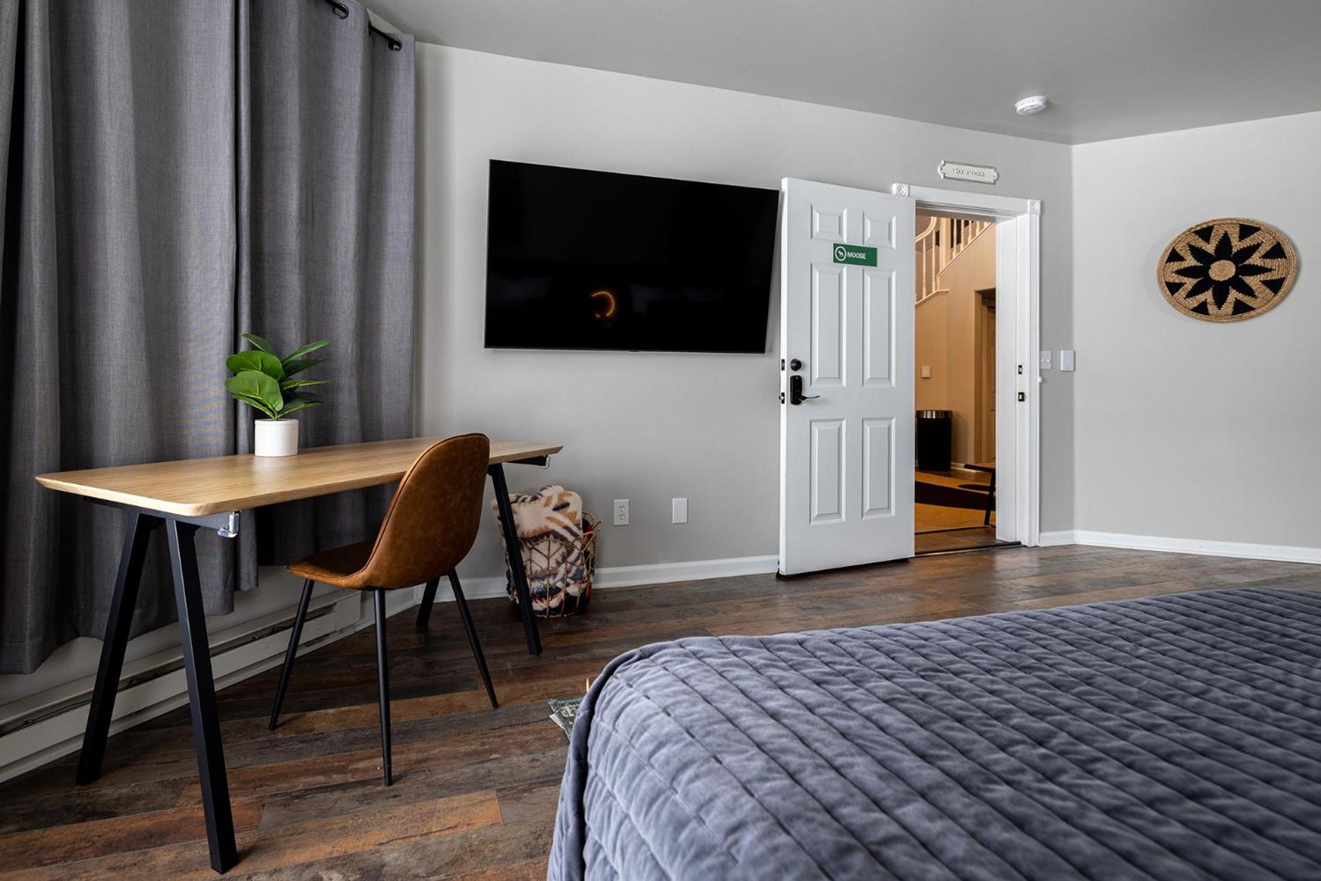 Deluxe Suite - Photo 2