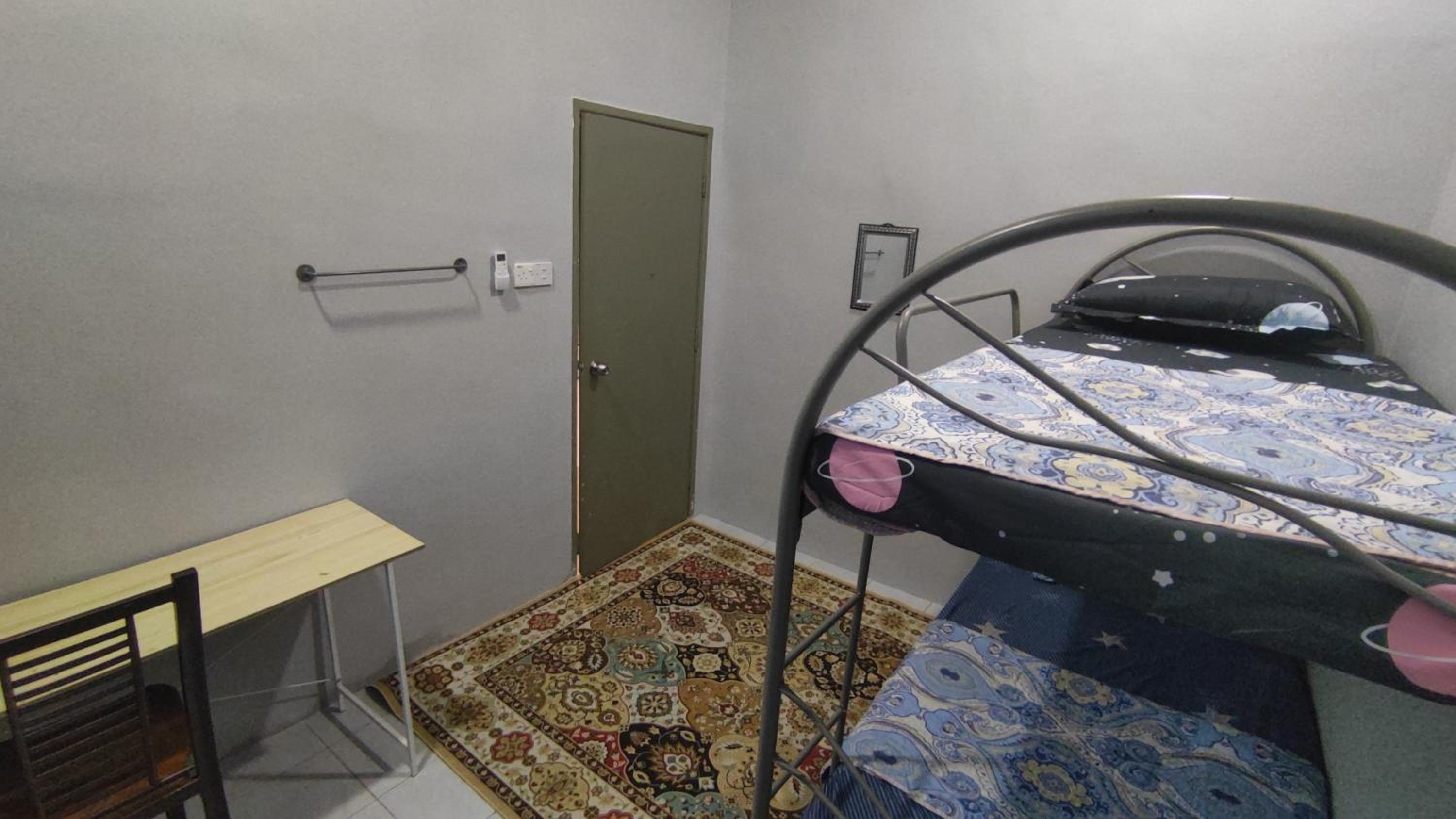 Three-Bedroom House photo 2