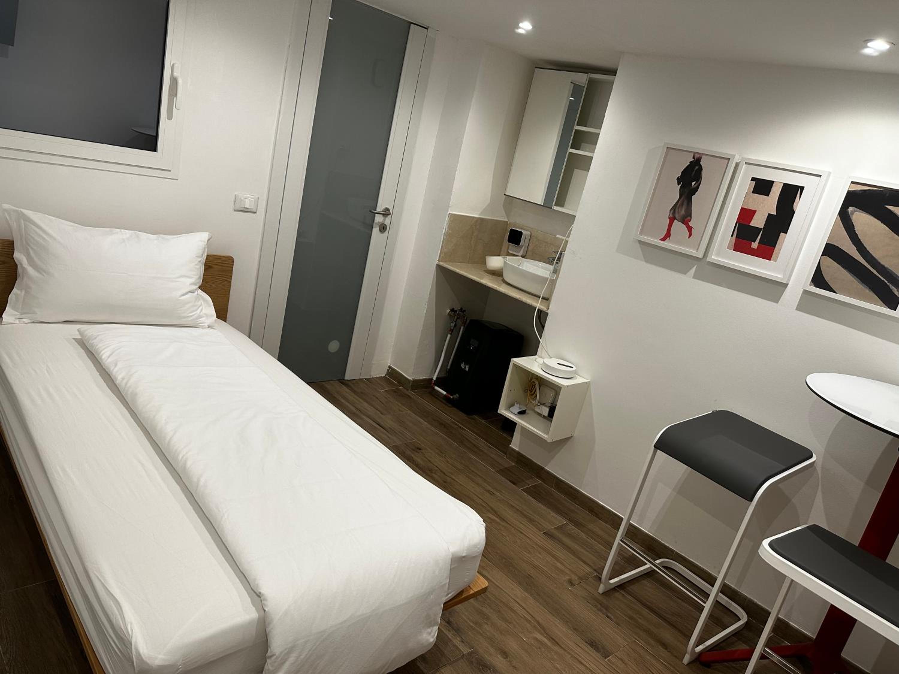 Single Room with Private Bathroom