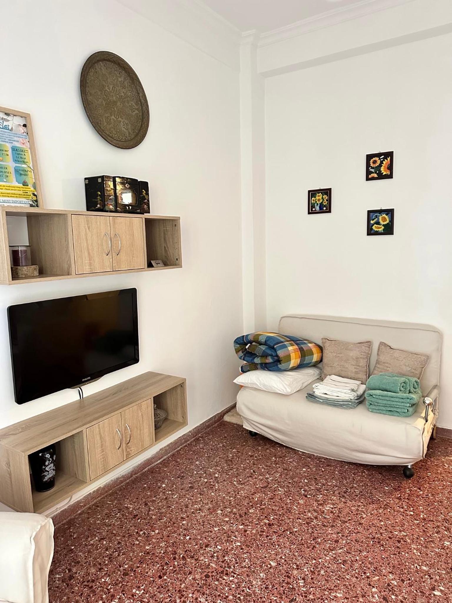 One-Bedroom Apartment photo 2
