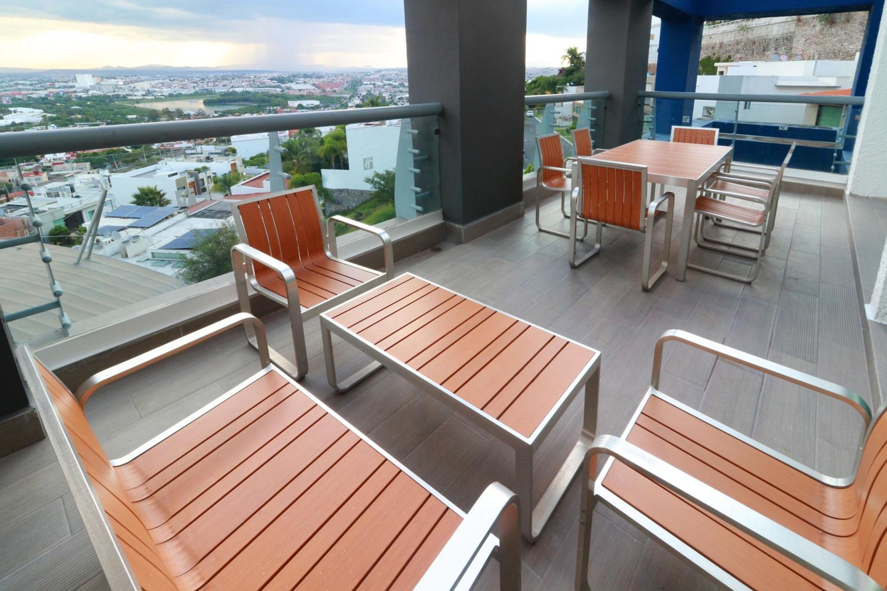 King Suite - Photo 5