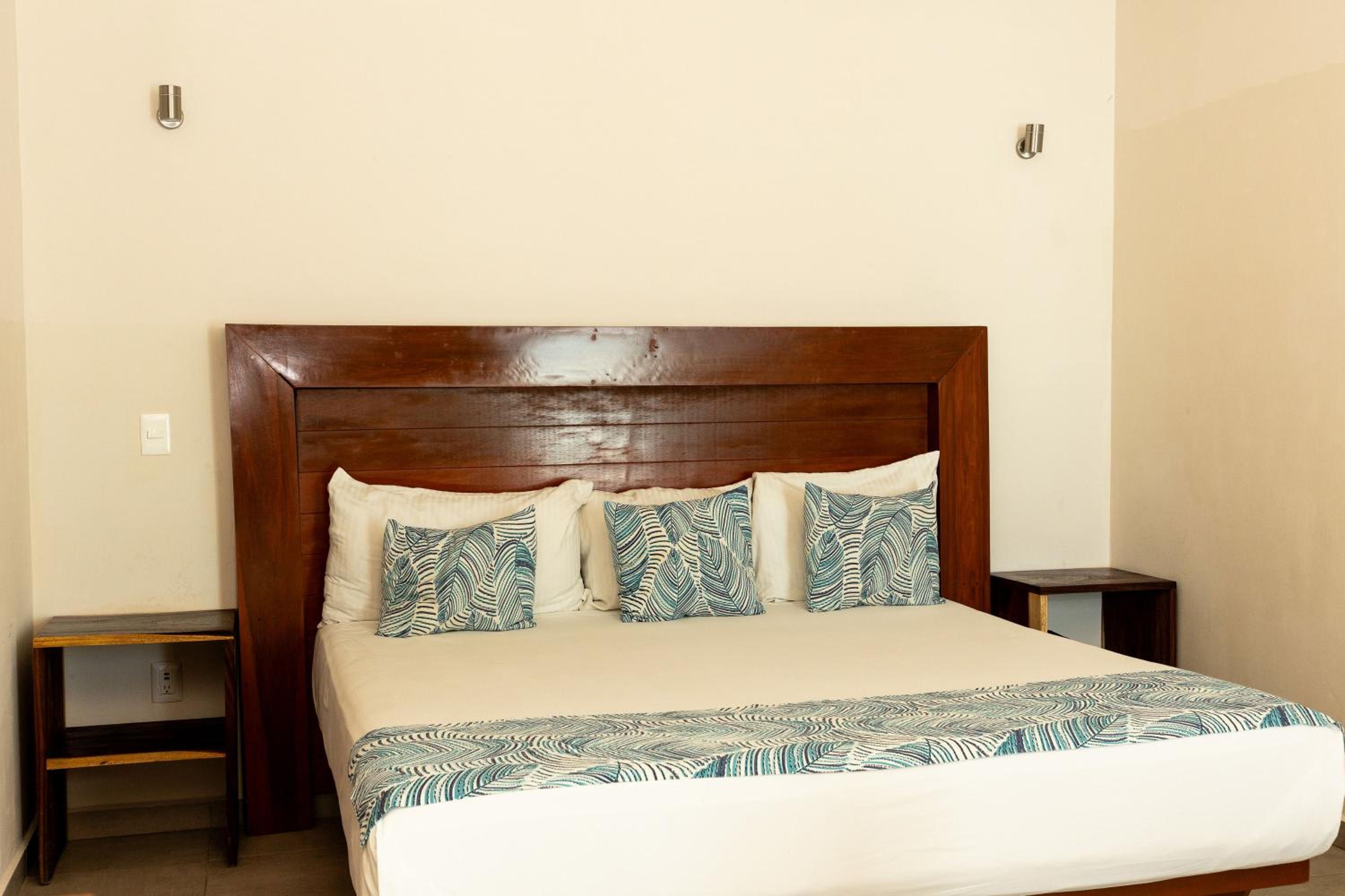 King Room with Sea View and Jacuzzi