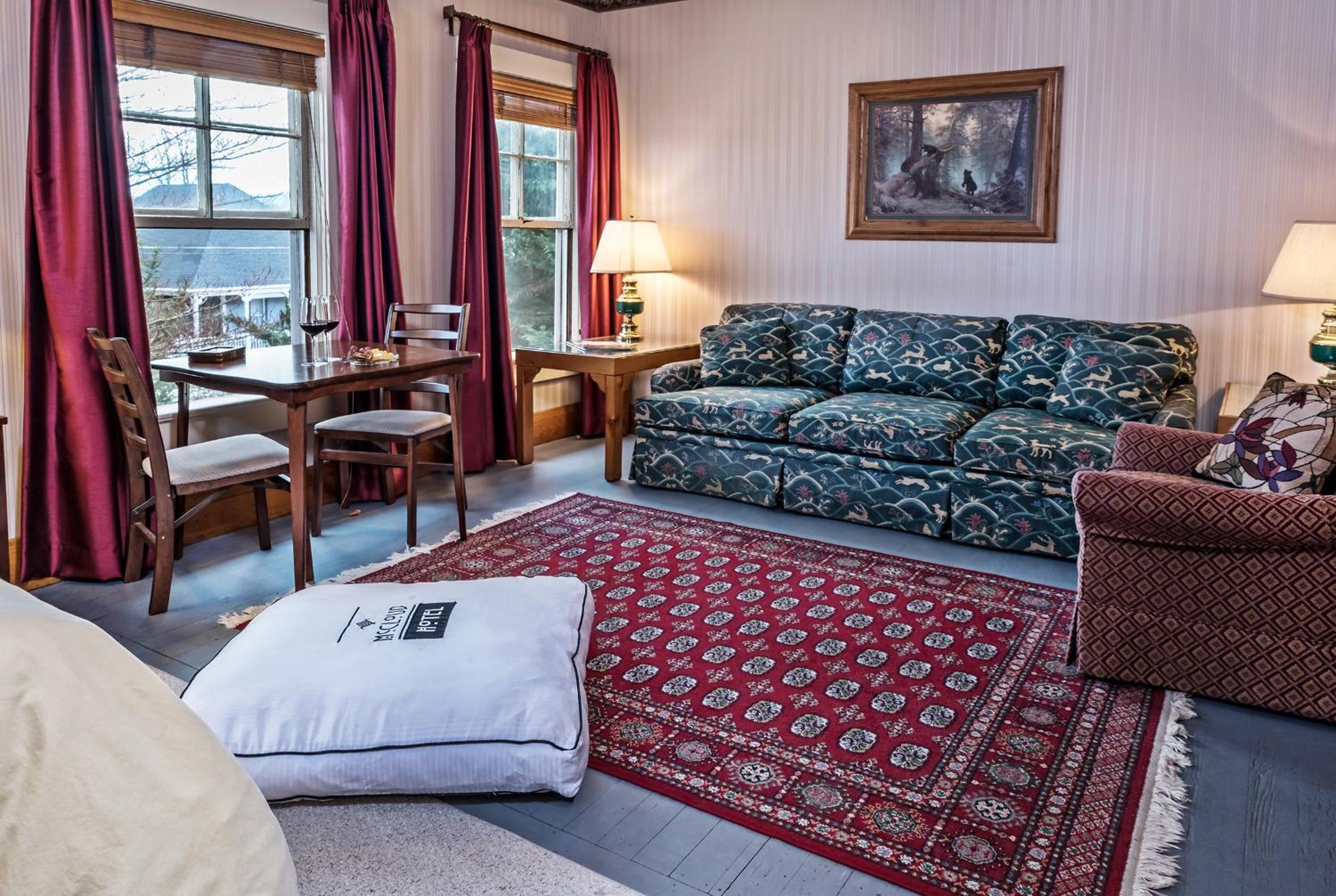 Deluxe Suite with Spa Bath photo 1
