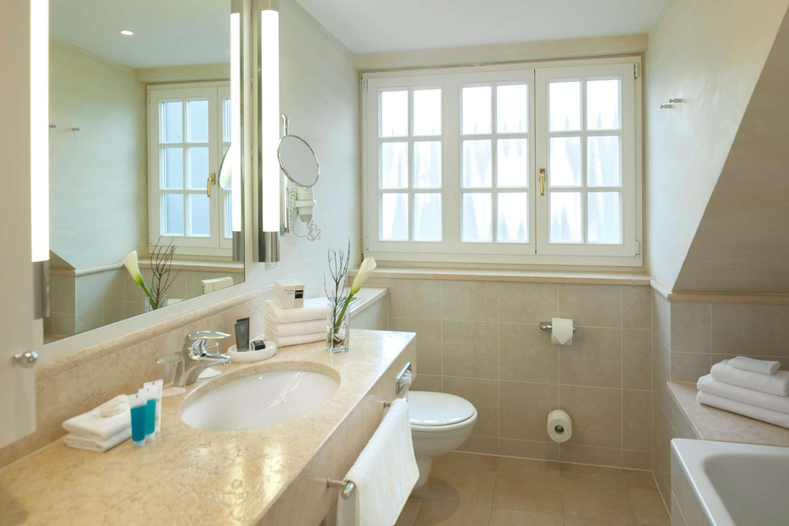 Comfort Suite thumbnail 6
