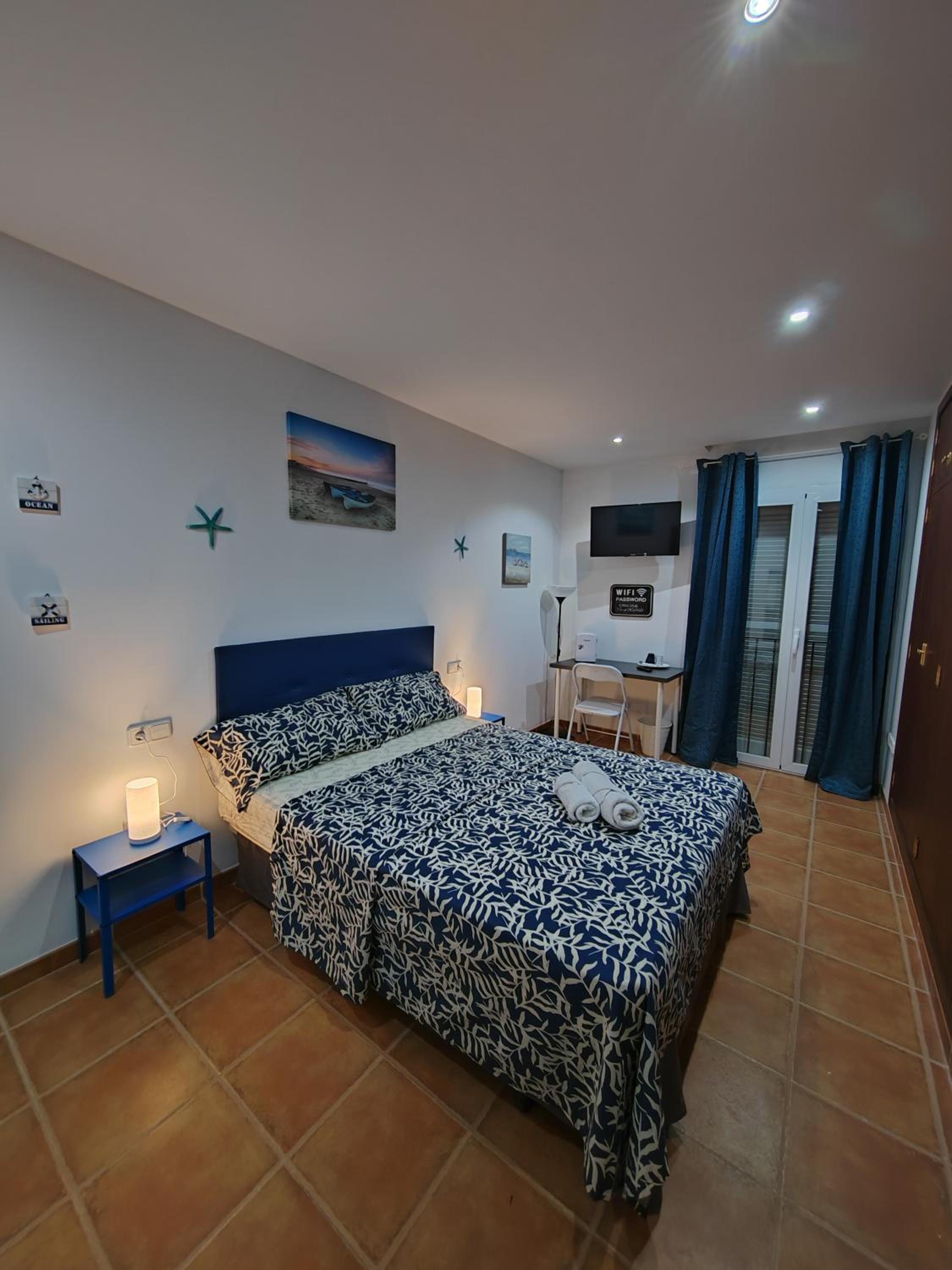 Habitación Doble con Baño Compartido