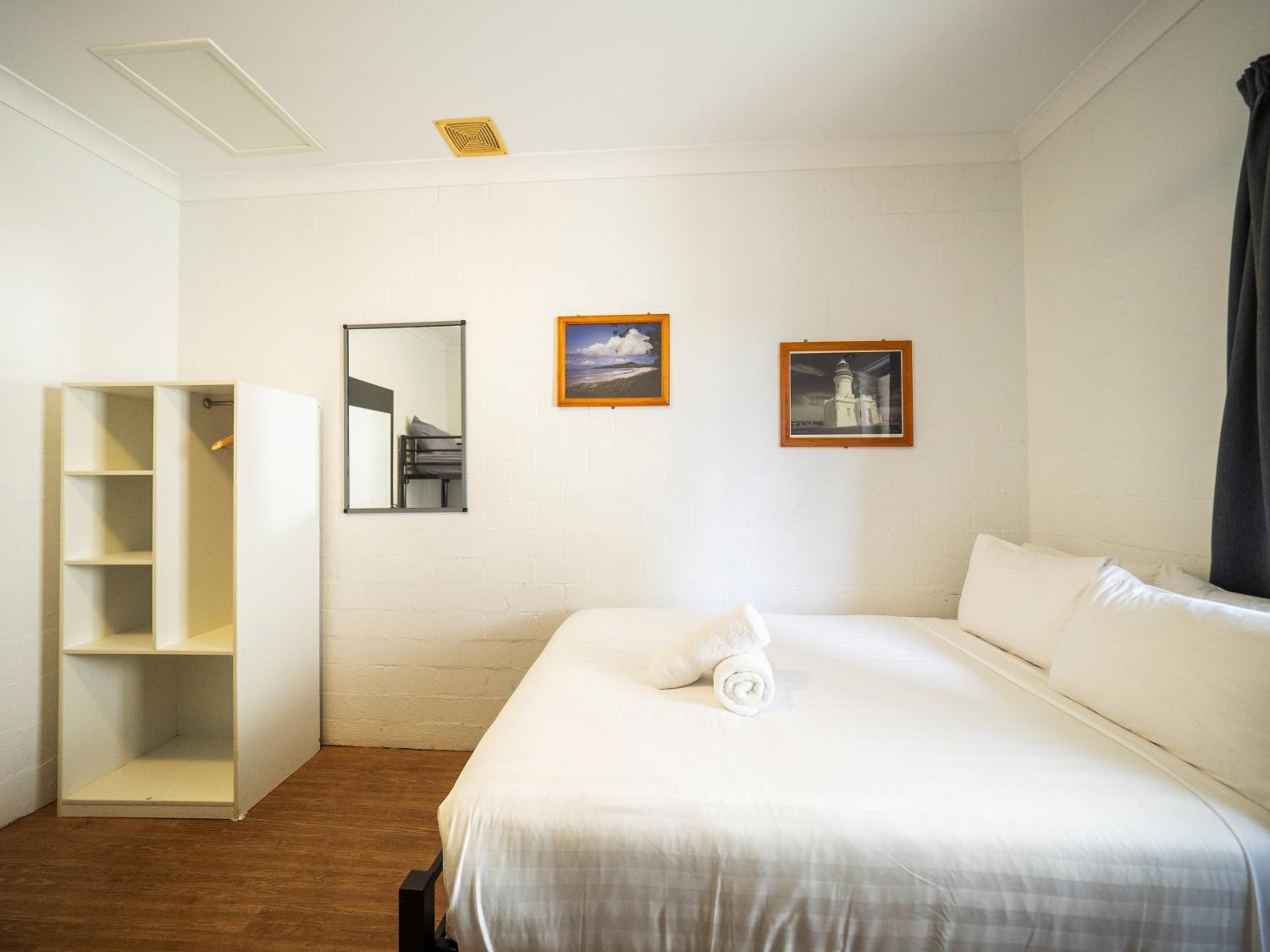 Double Plus Two Balcony with Shared Bathroom photo 1