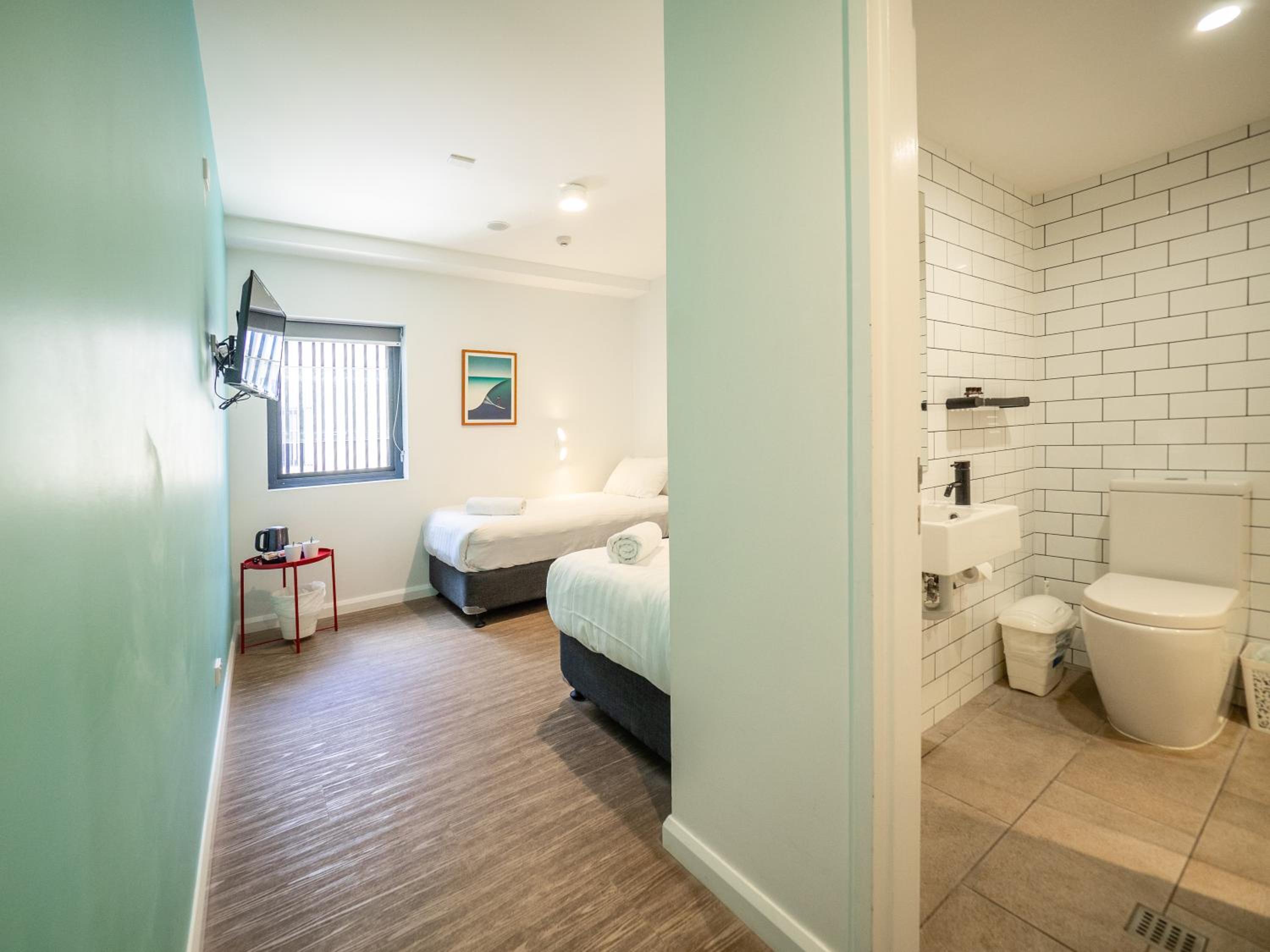 Twin Room with Ensuite photo 3