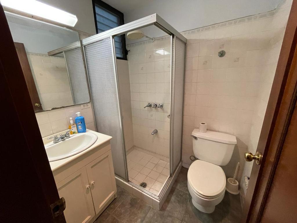 Single Room with Private Bathroom photo 2