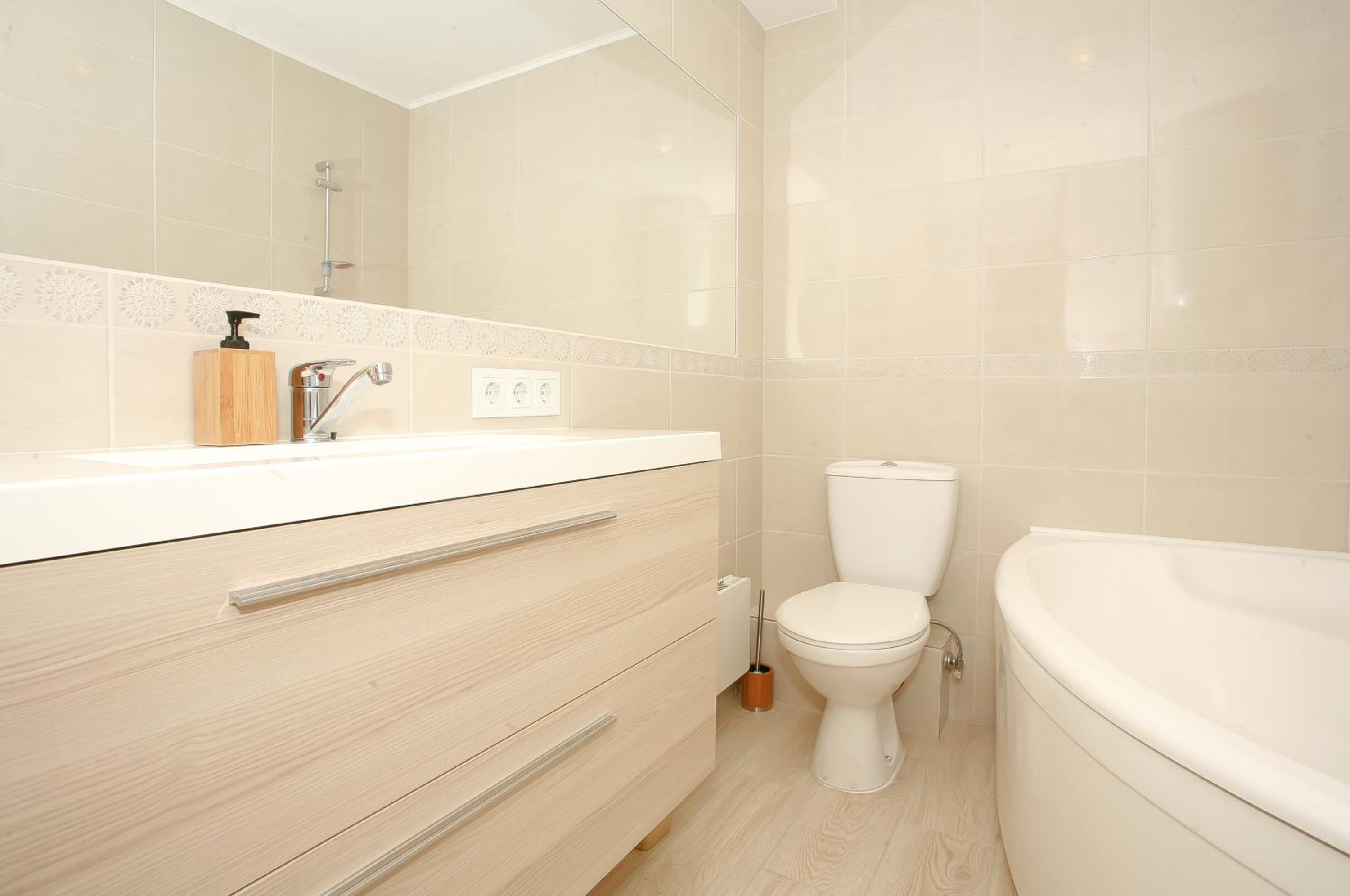 One-Bedroom Apartment photo 2