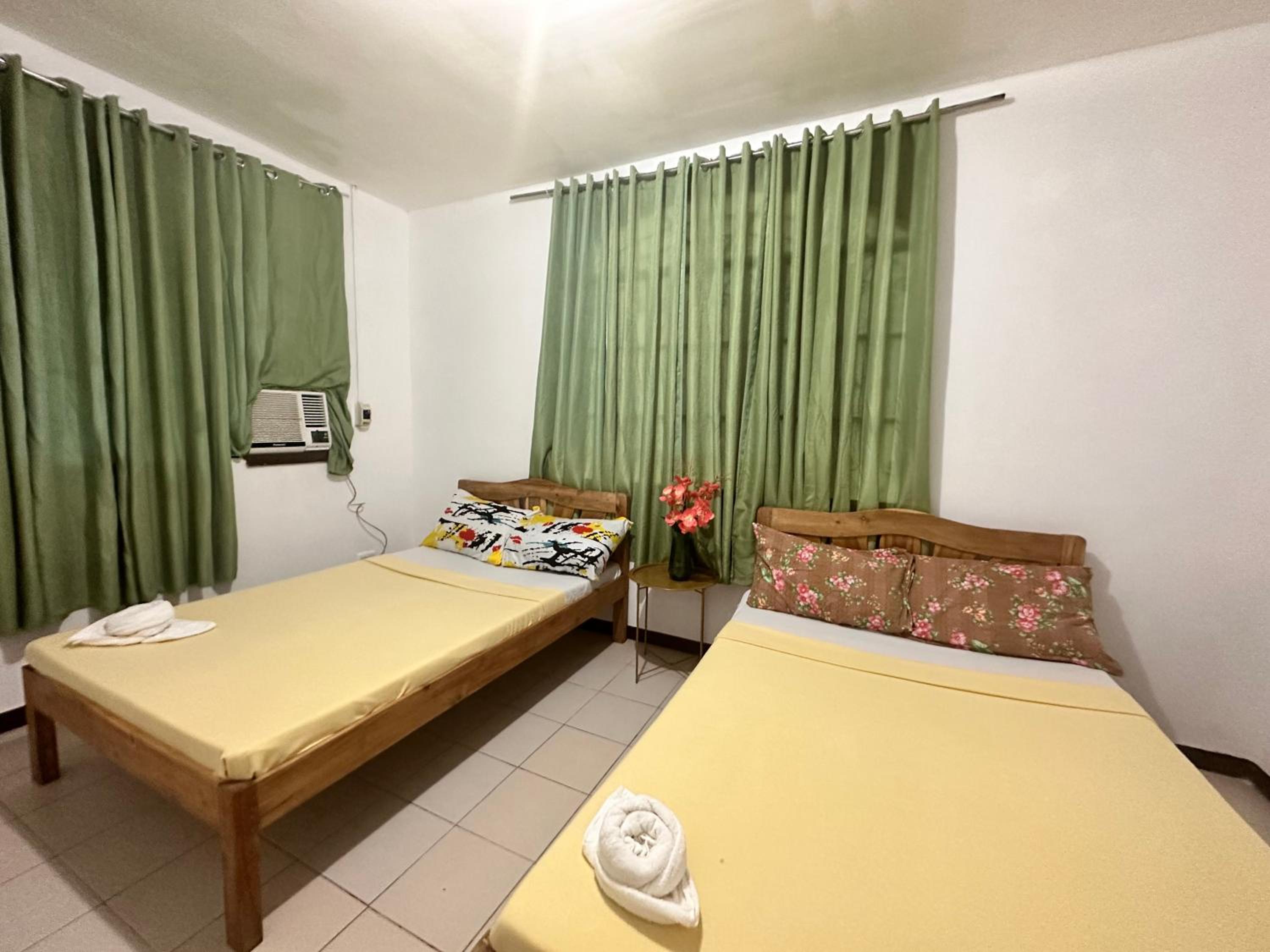 Double or Twin Room with Shared Bathroom photo 2