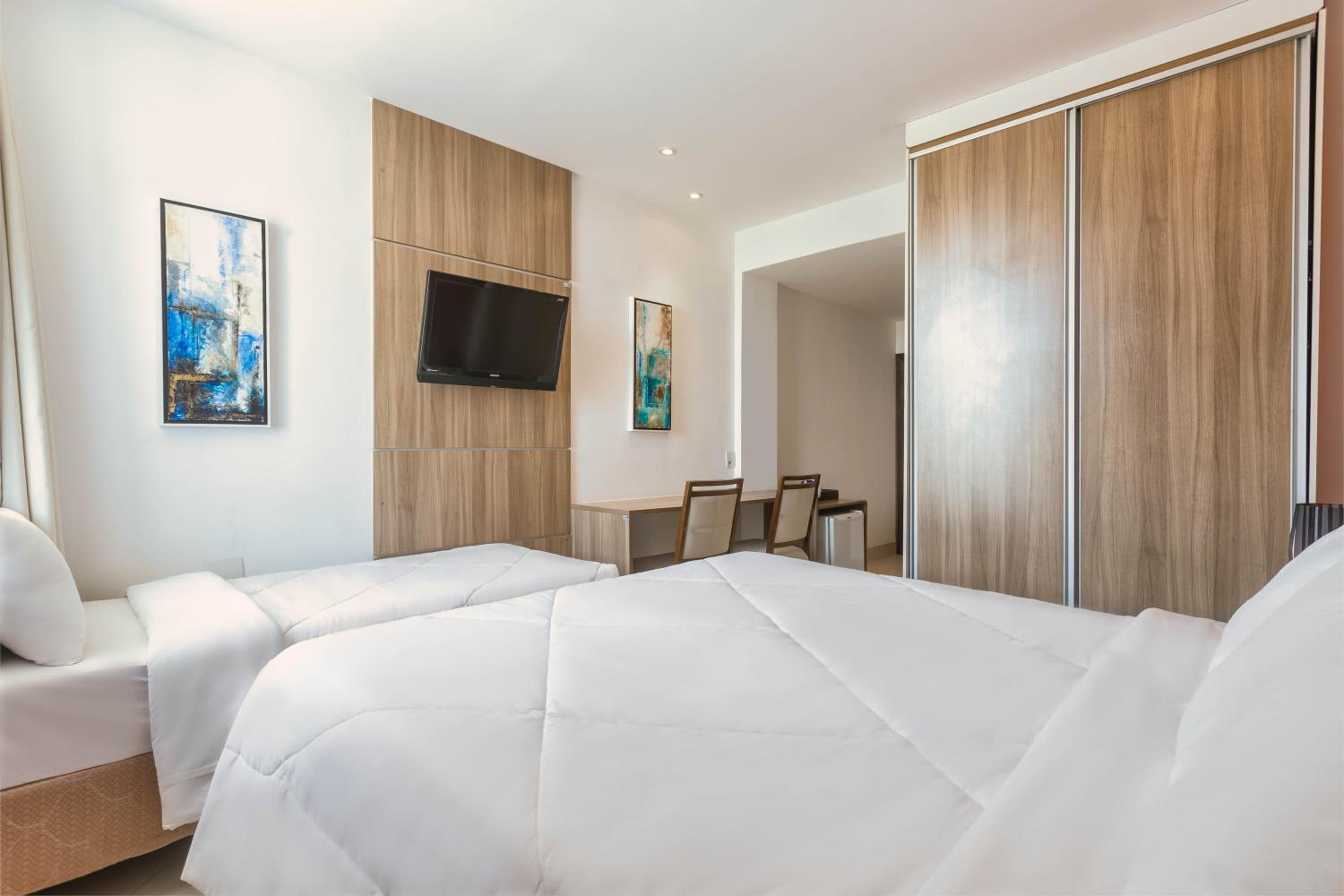 Superior Triple Room thumbnail 5