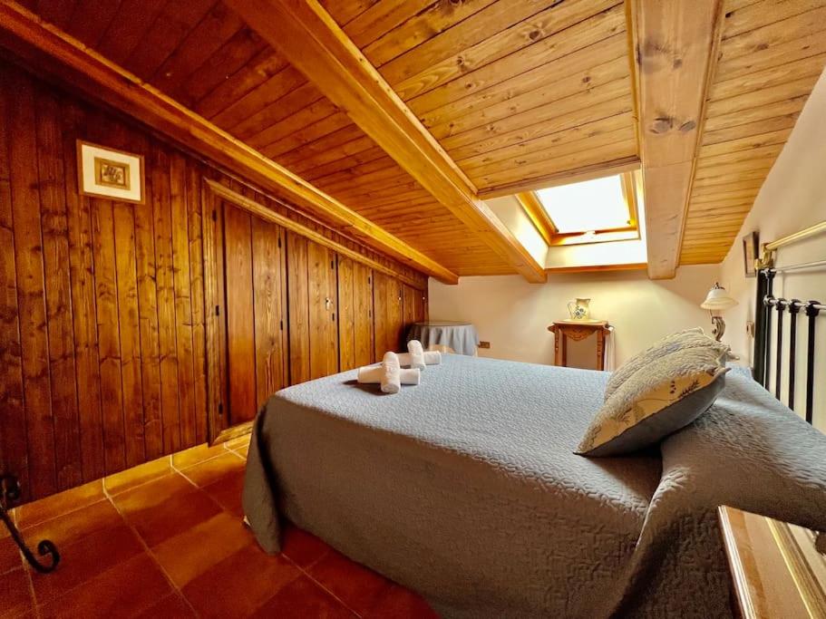 Apartamento de tres habitaciones con vista a la montaña