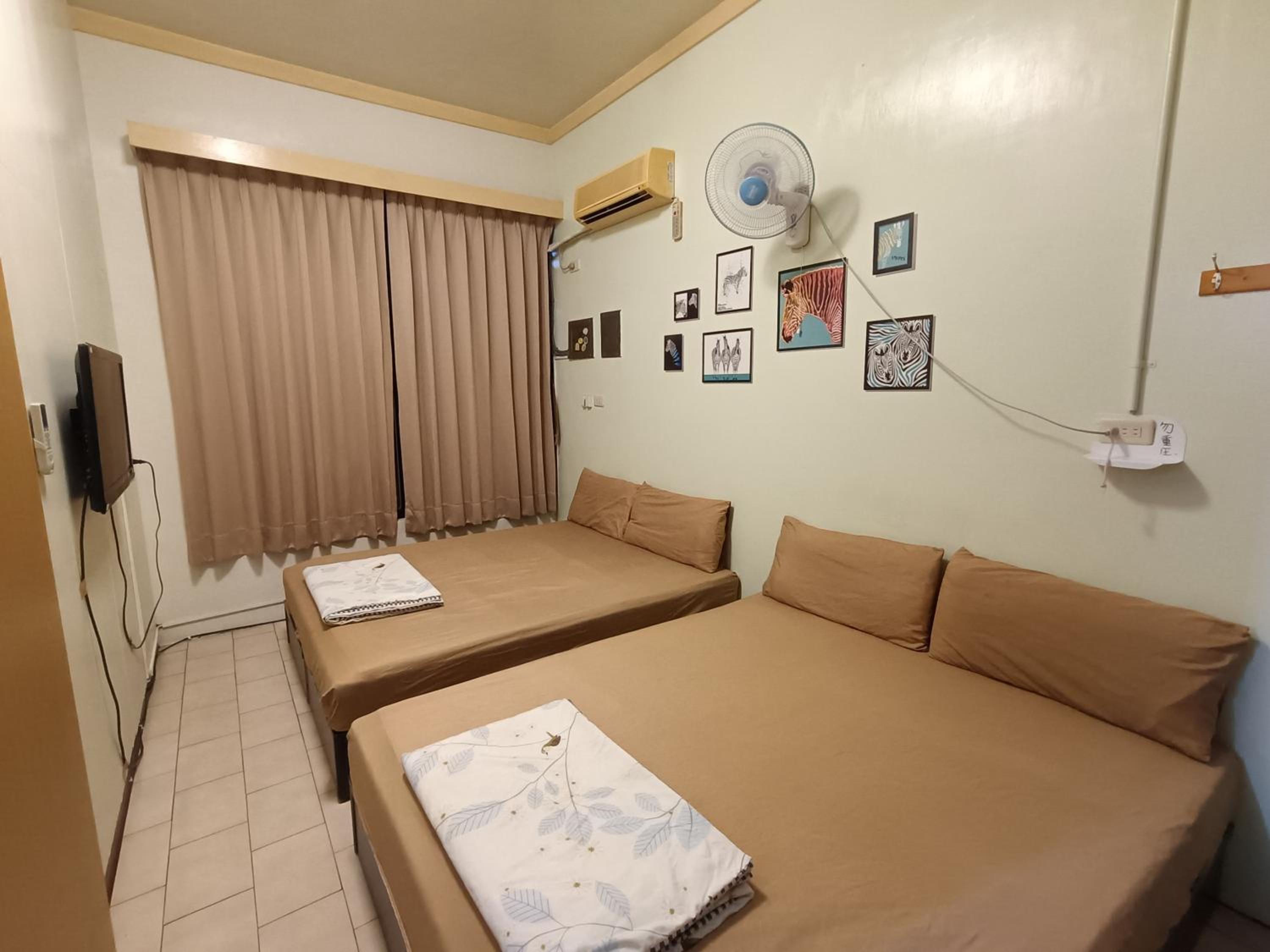 Quadruple Room with Private External Bathroom photo 1