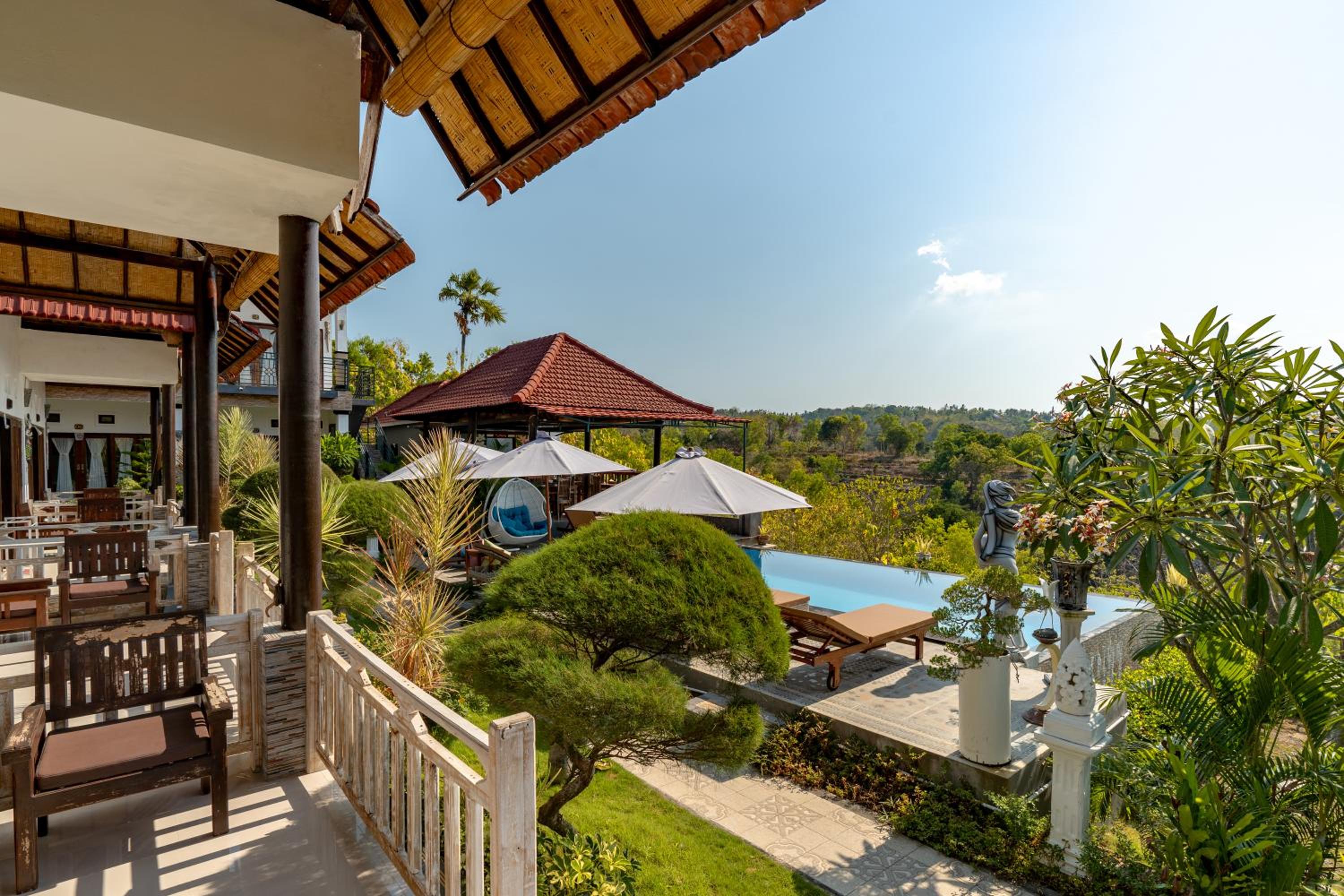 Deluxe Bungalow with Sea View - Photo 3