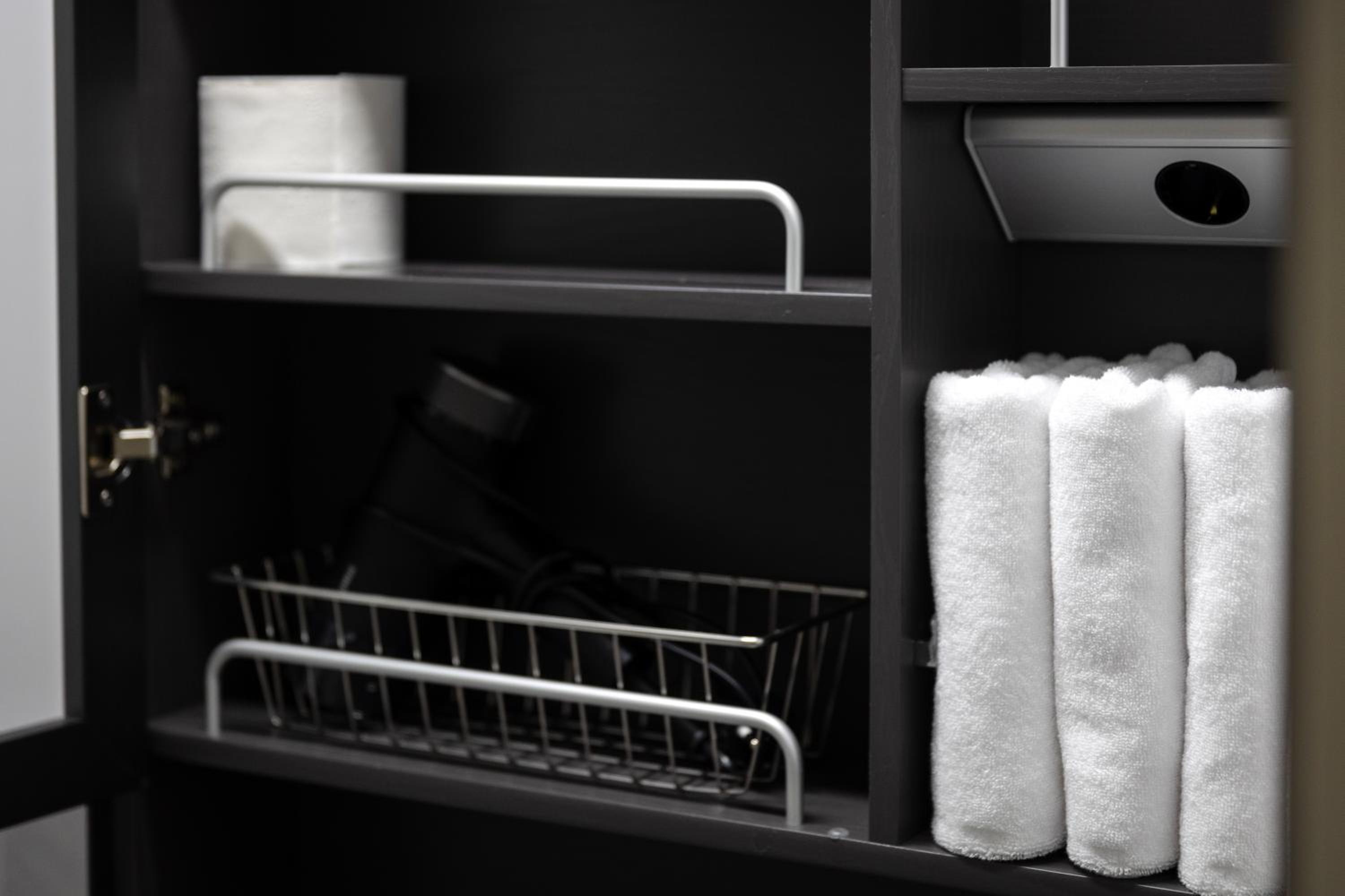 Three-Bedroom Suite - Photo 17
