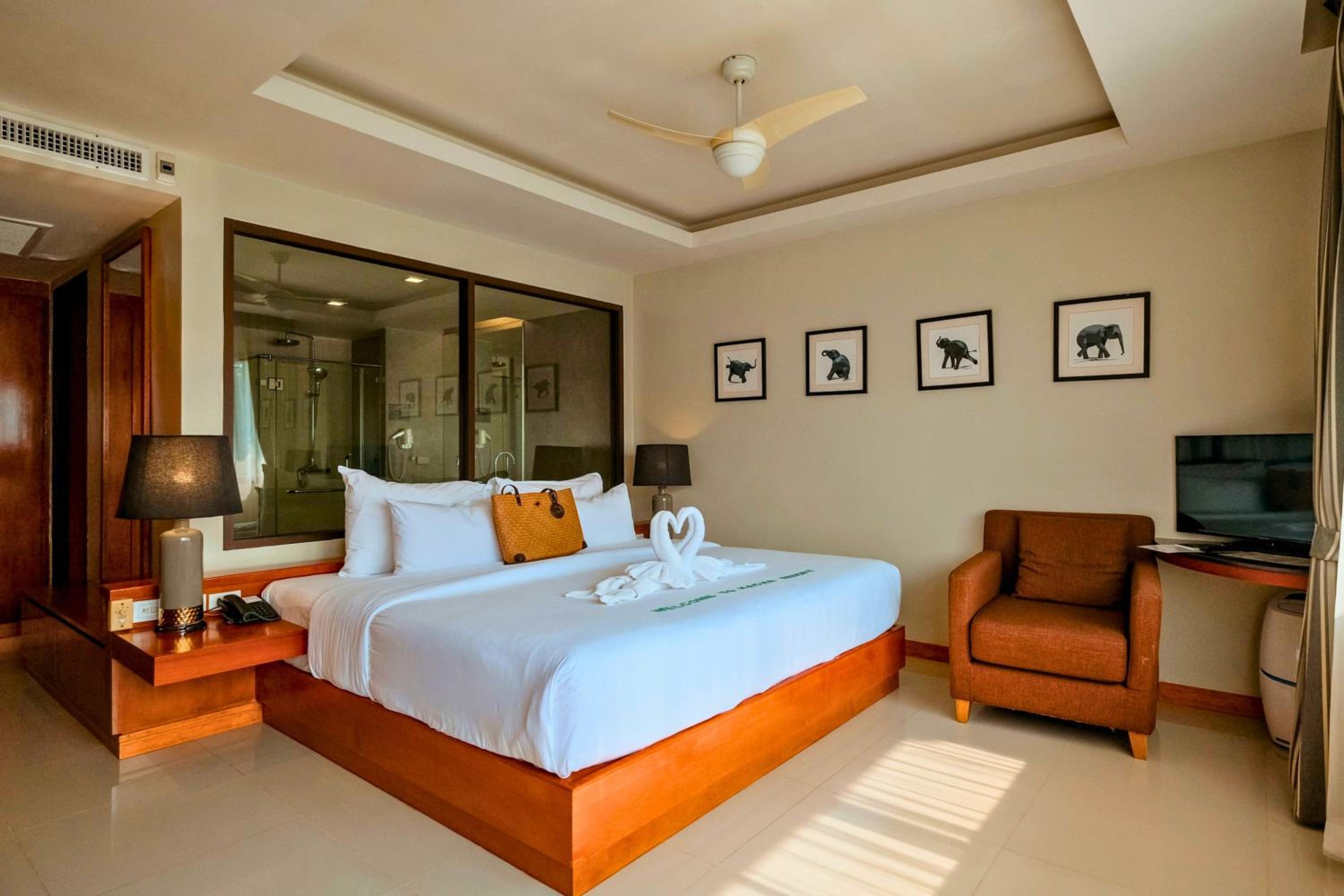 Beachfront Chalet (2nd Floor) - Photo 10