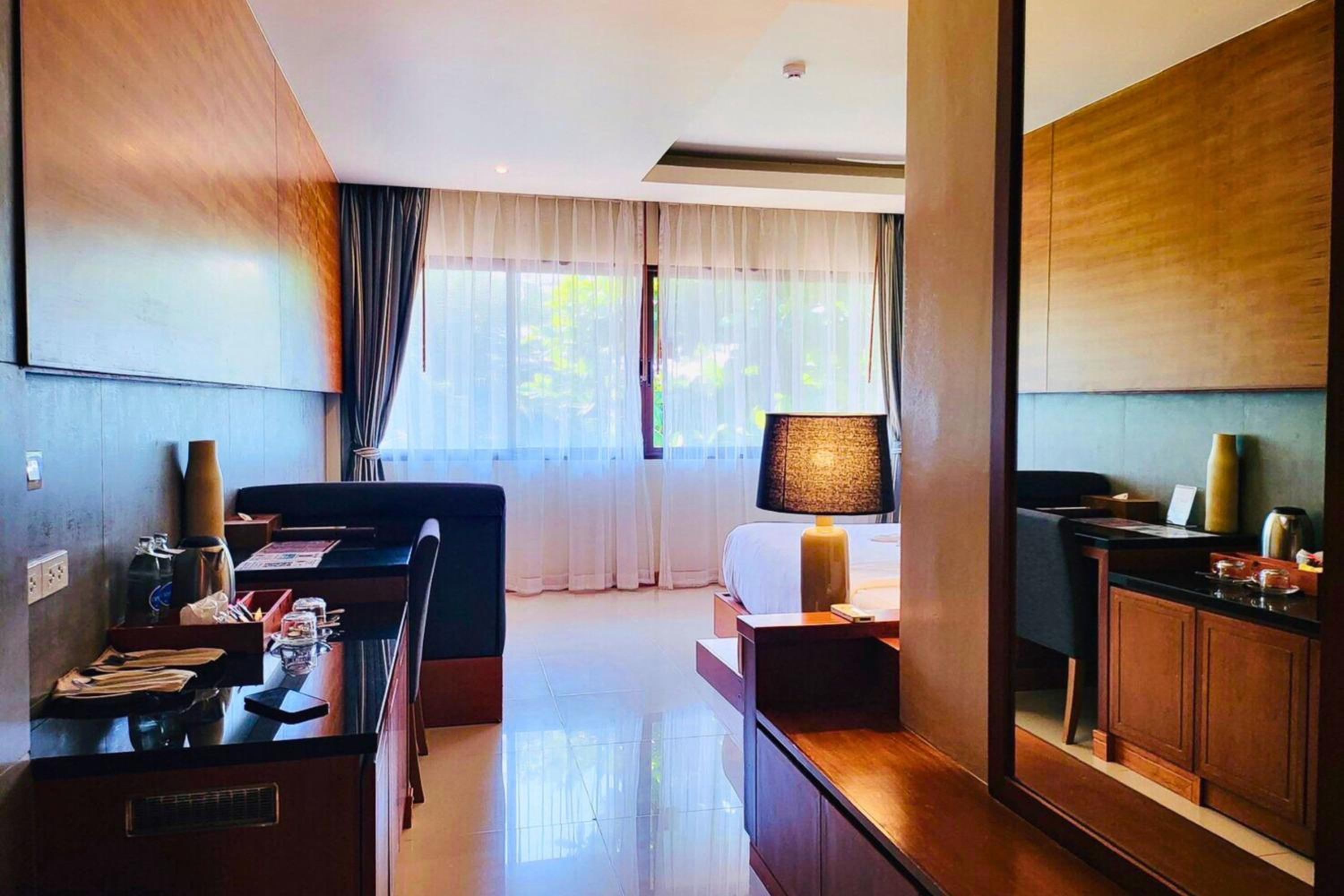 Beachfront Chalet (2nd Floor) - Photo 8