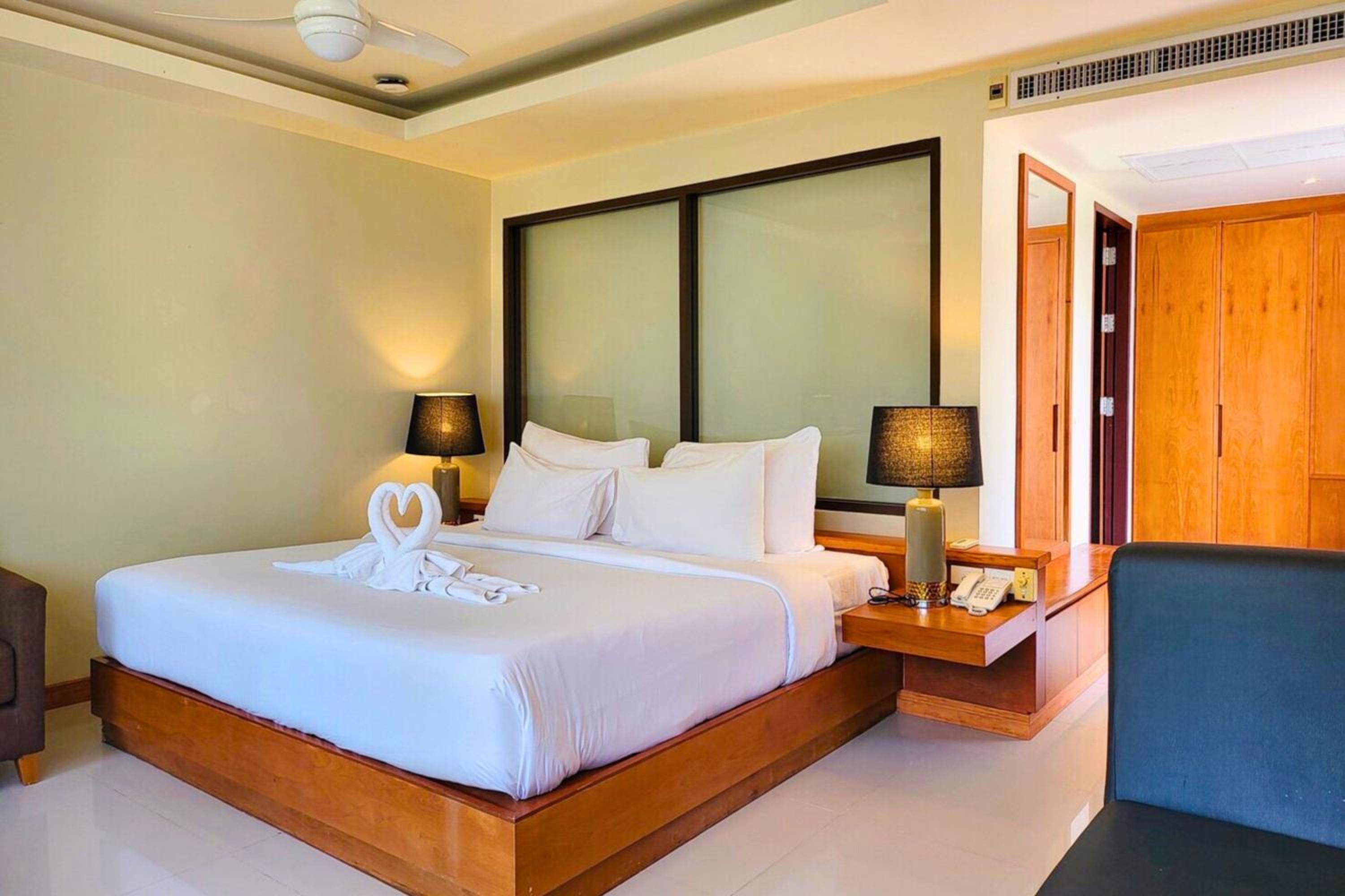 Beachfront Chalet (2nd Floor) - Photo 9