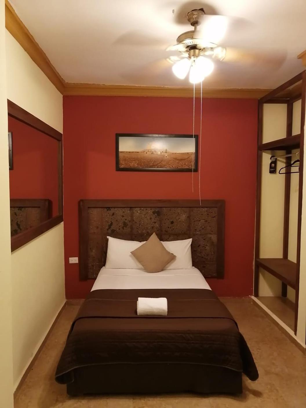 Standard Queen Room