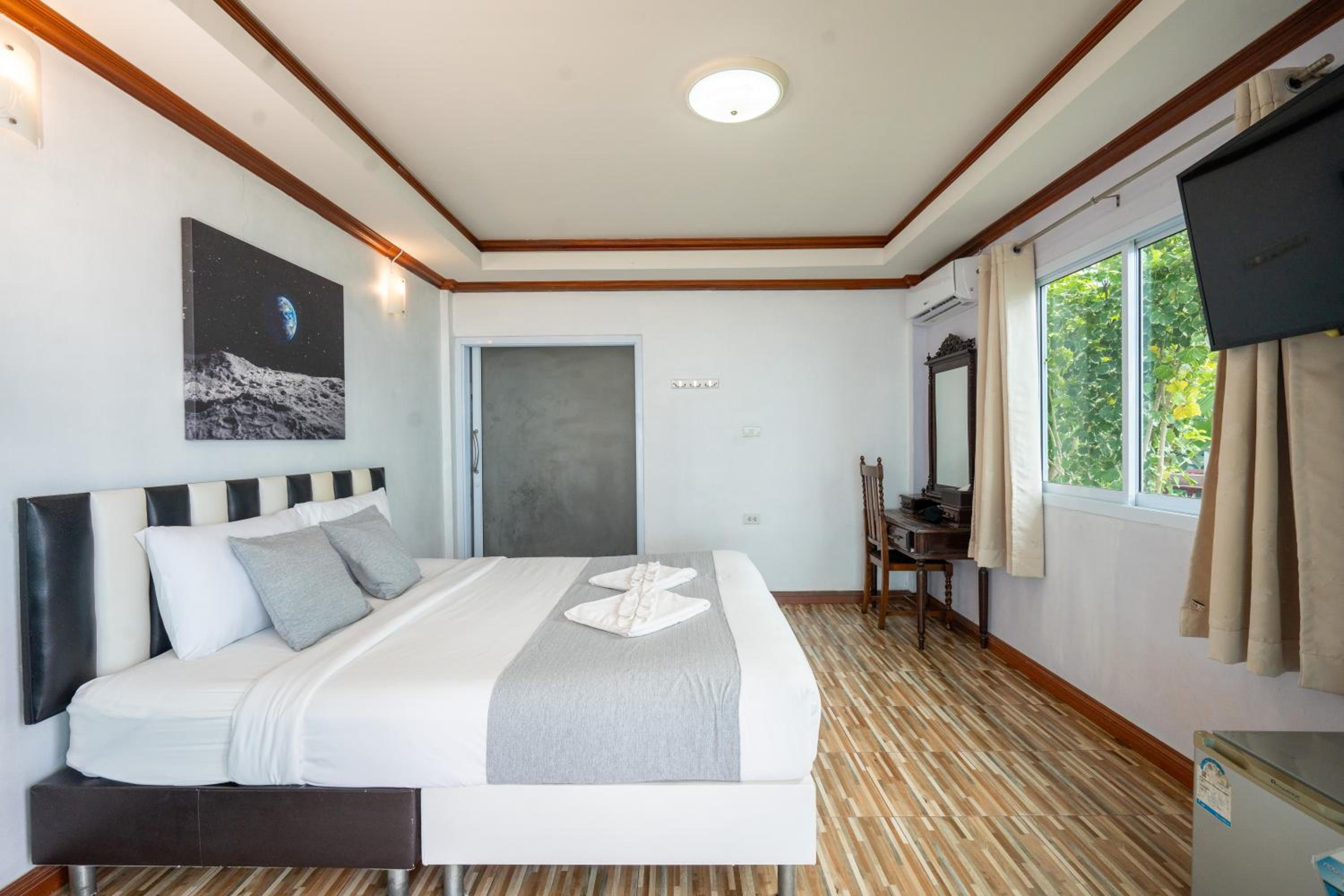 Superior Double Room with Sea View - Photo 7