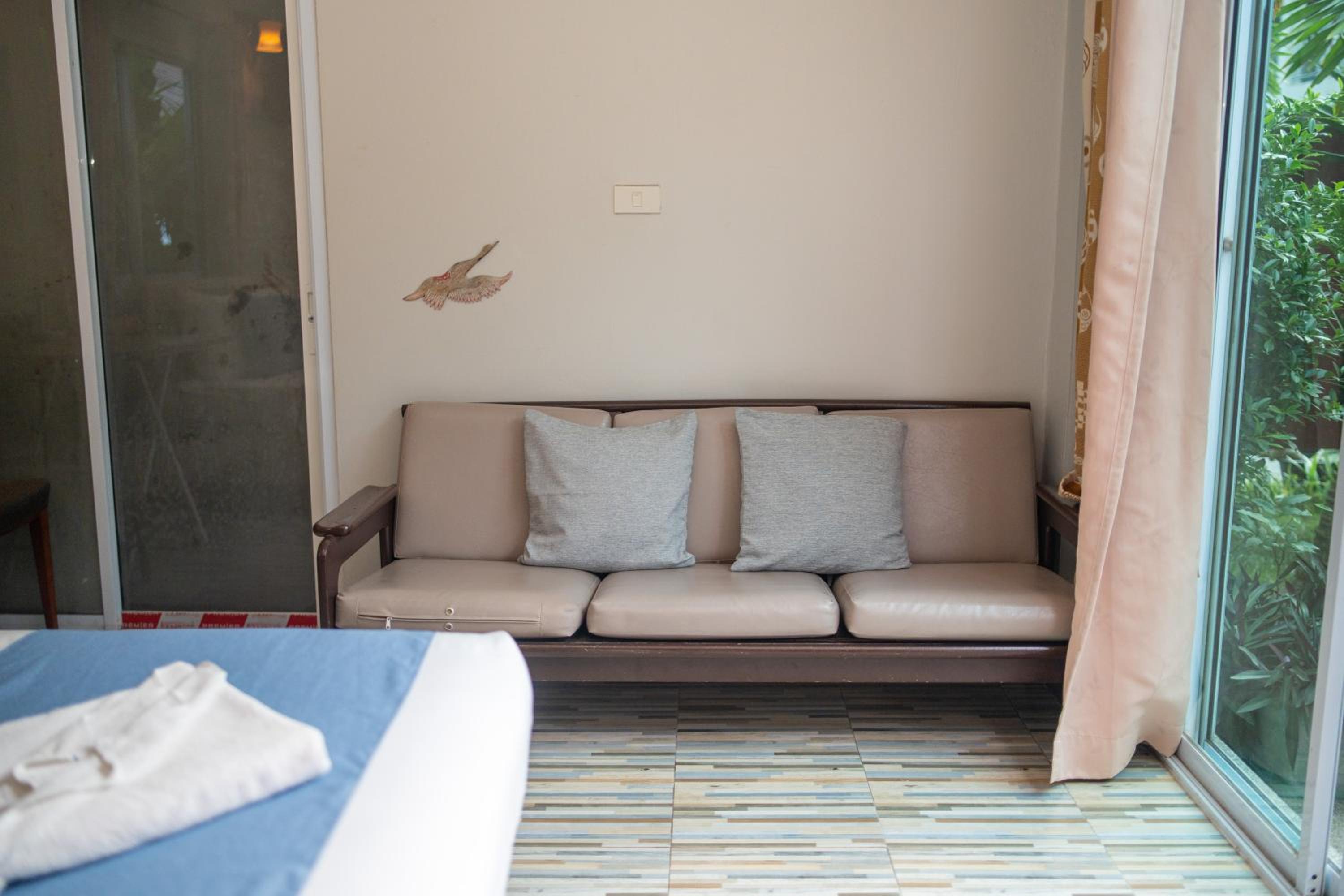 Family Room with Terrace - Photo 2