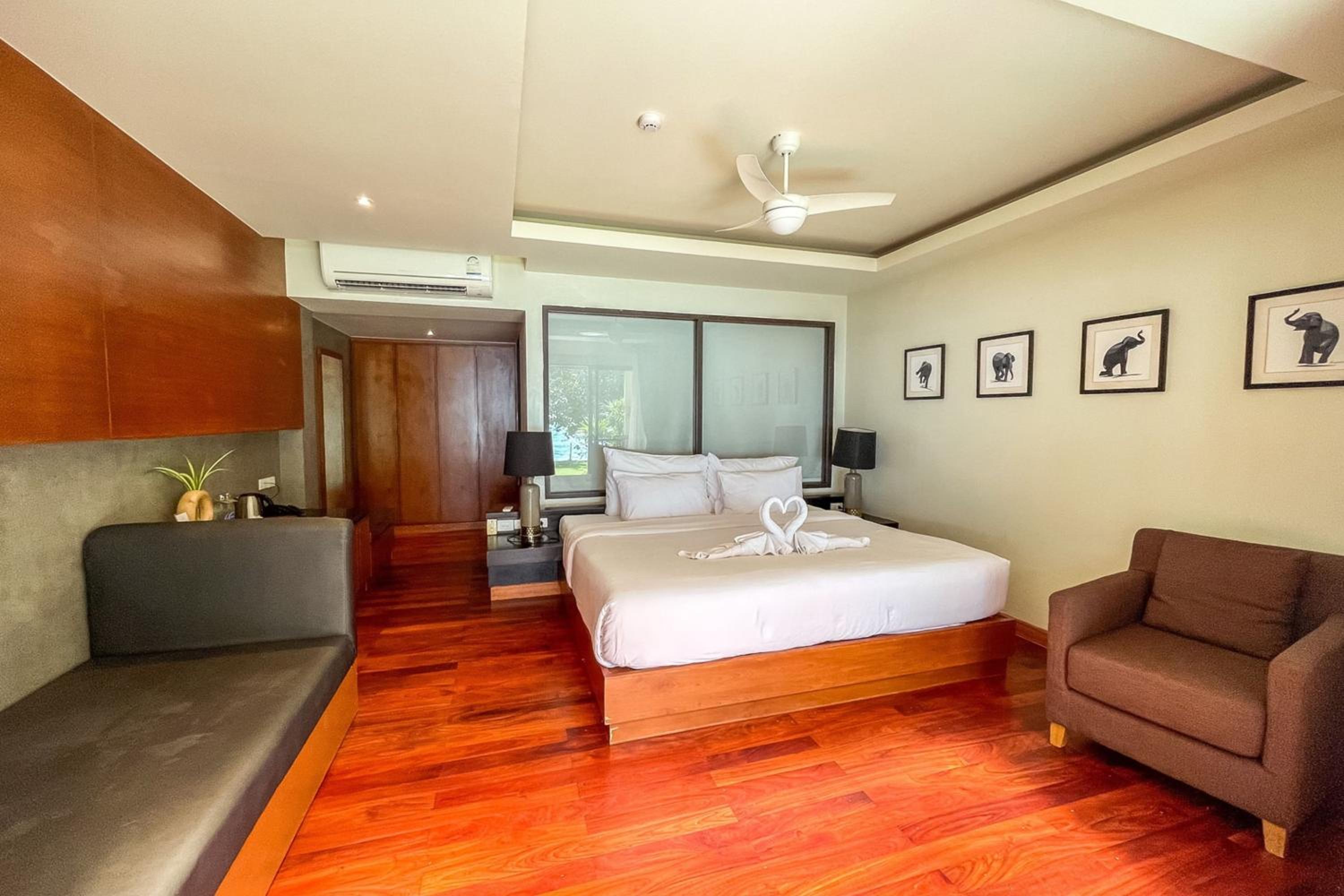 Beachfront Chalet - Photo 10