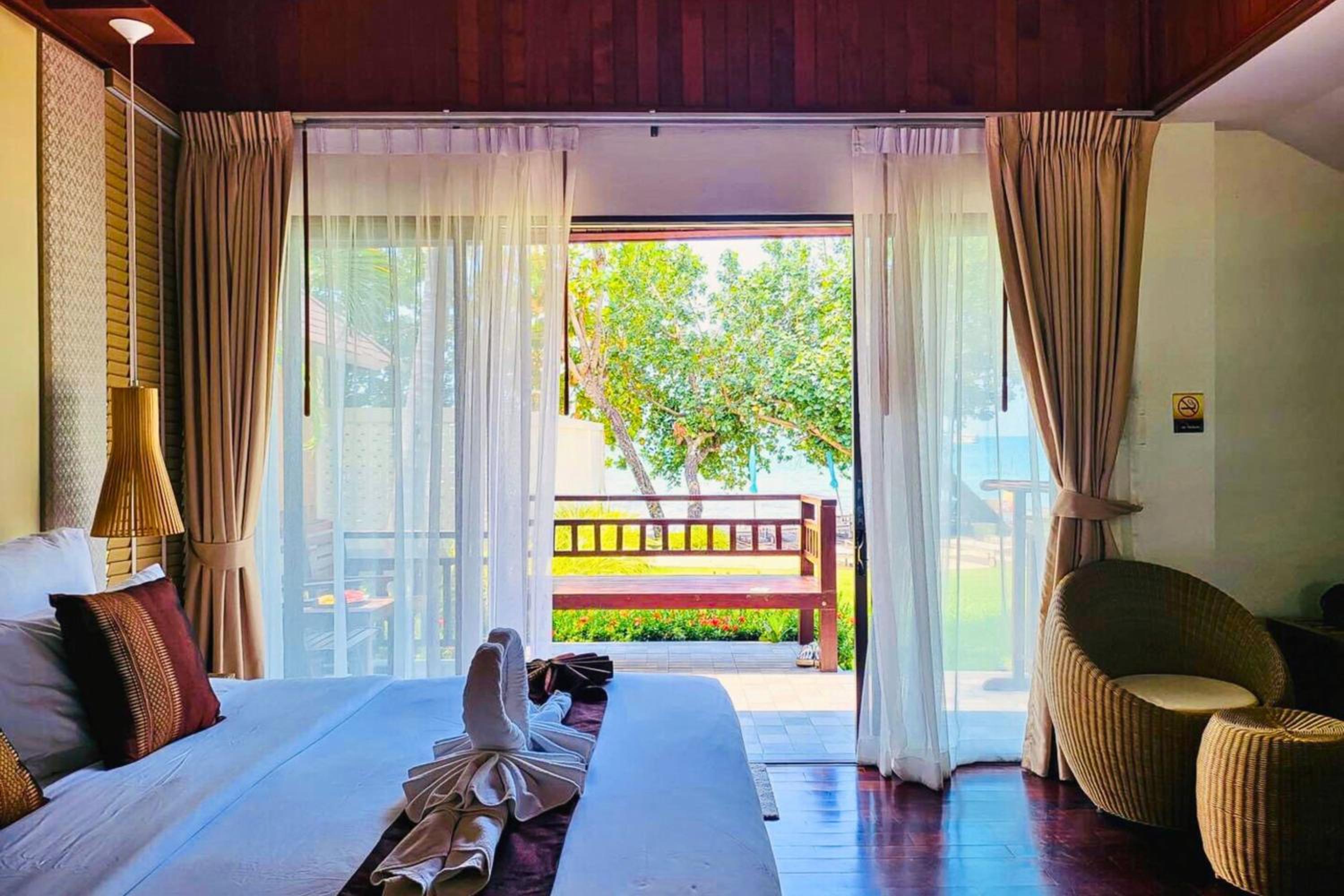Seaview Deluxe Villa - Photo 10