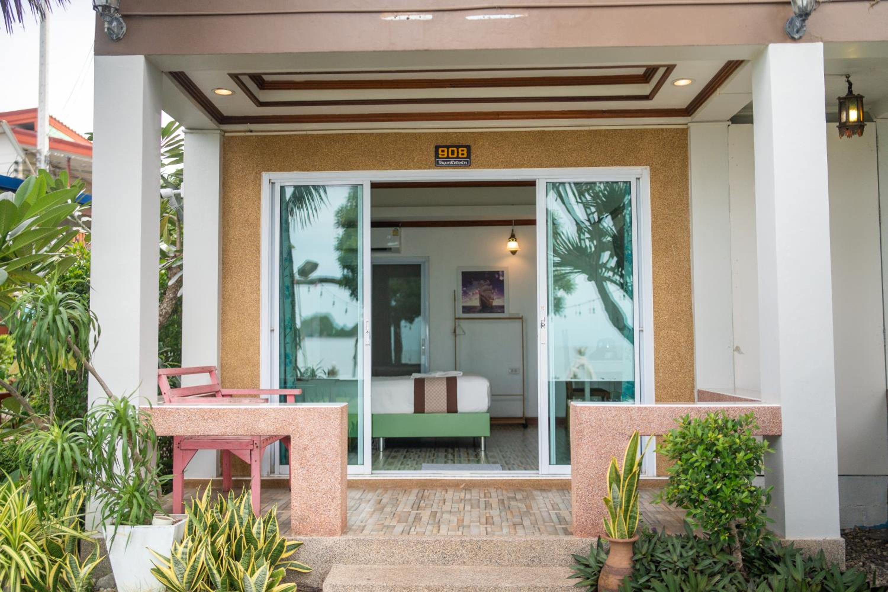 Standard Double Room with Sea View - Photo 4