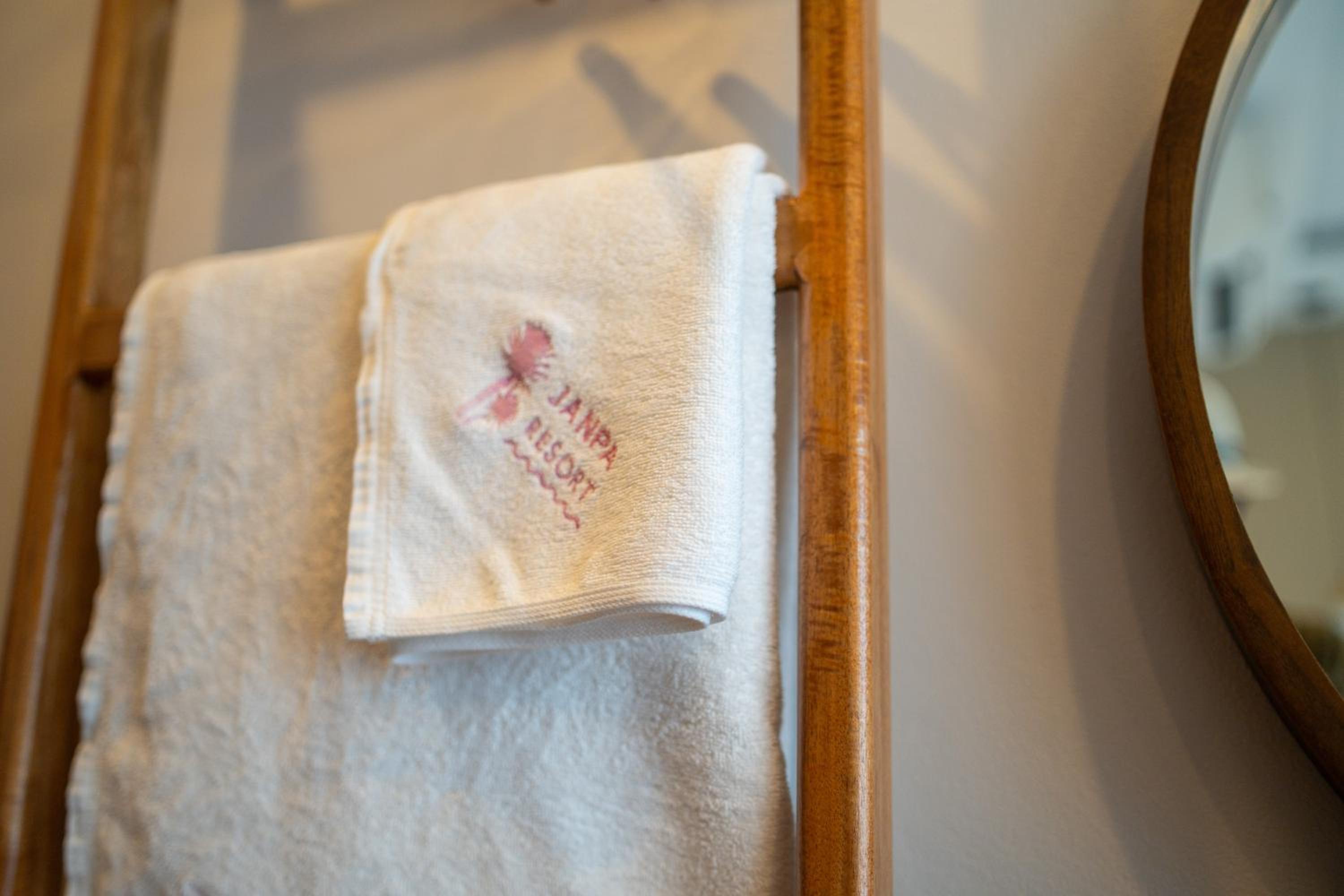 Deluxe Double Room with Pool Access - Photo 7