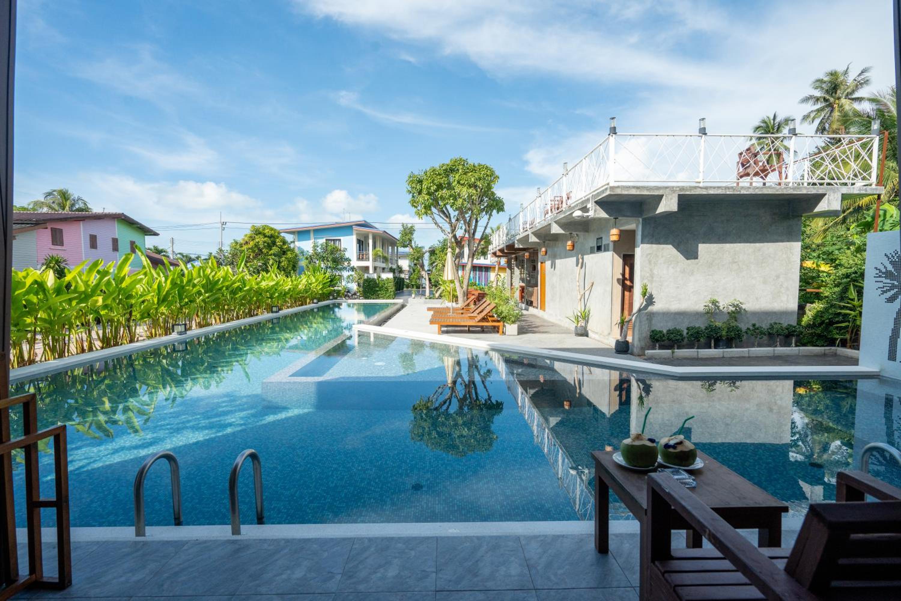 Deluxe Double Room with Pool Access - Photo 3