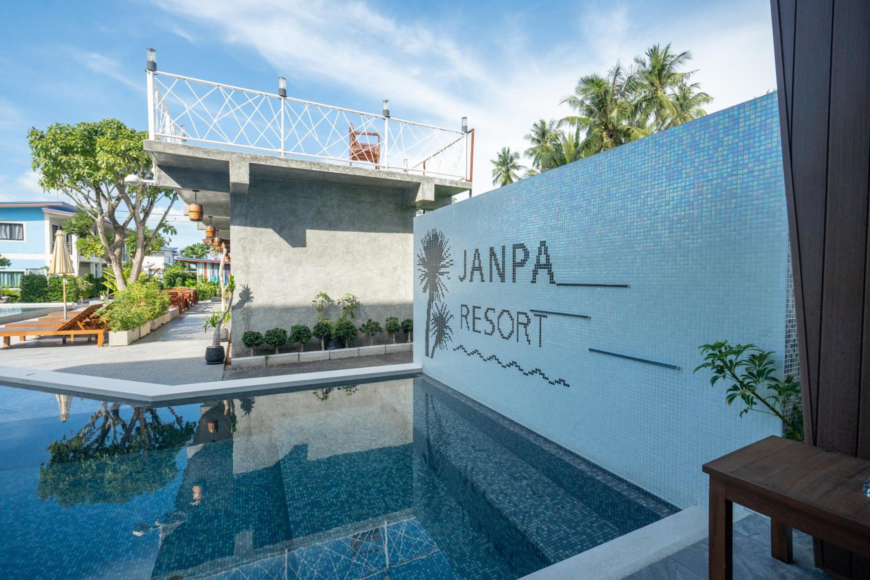 Deluxe Double Room with Pool Access - Photo 4