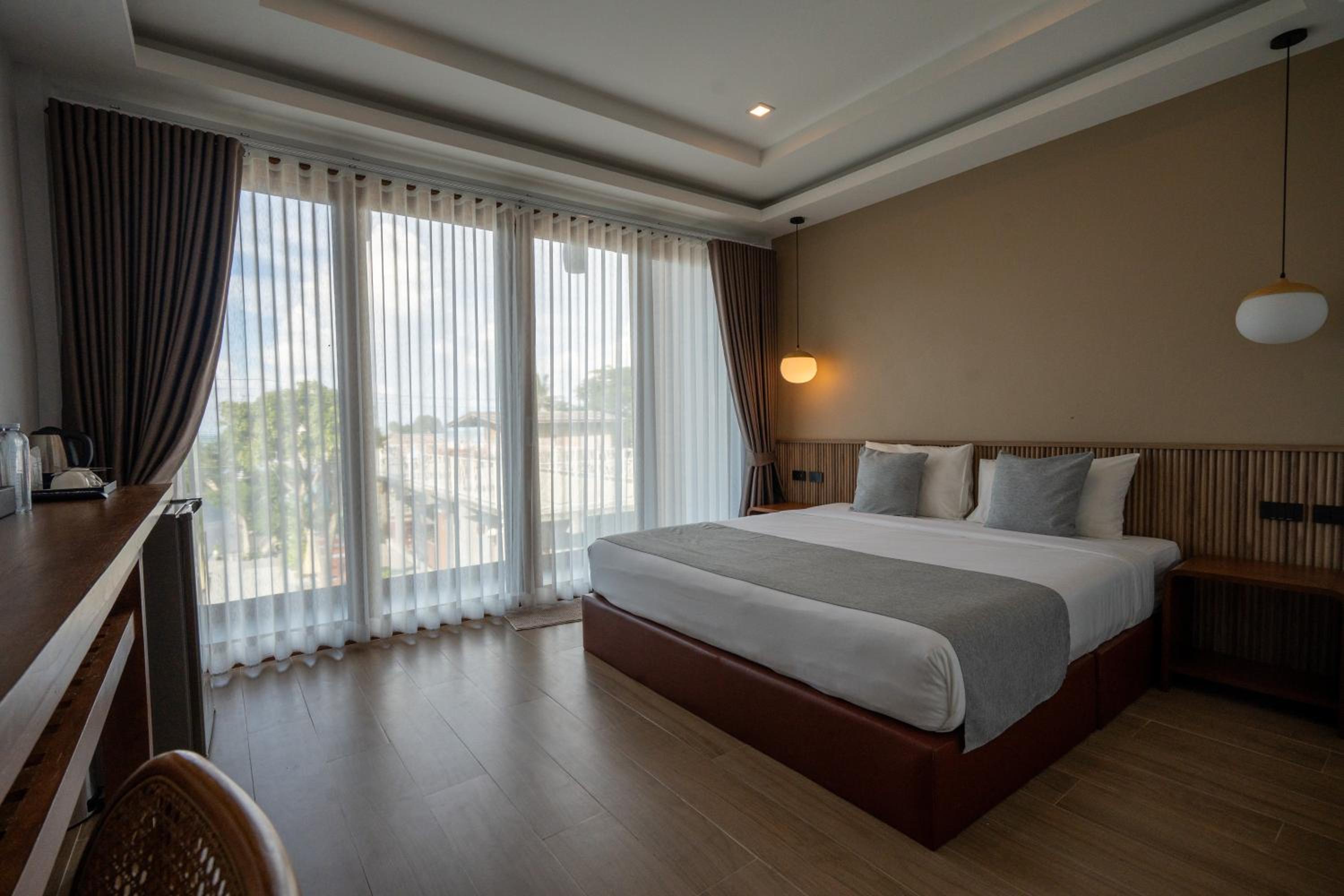 Deluxe Double Room with Pool View - Photo 1