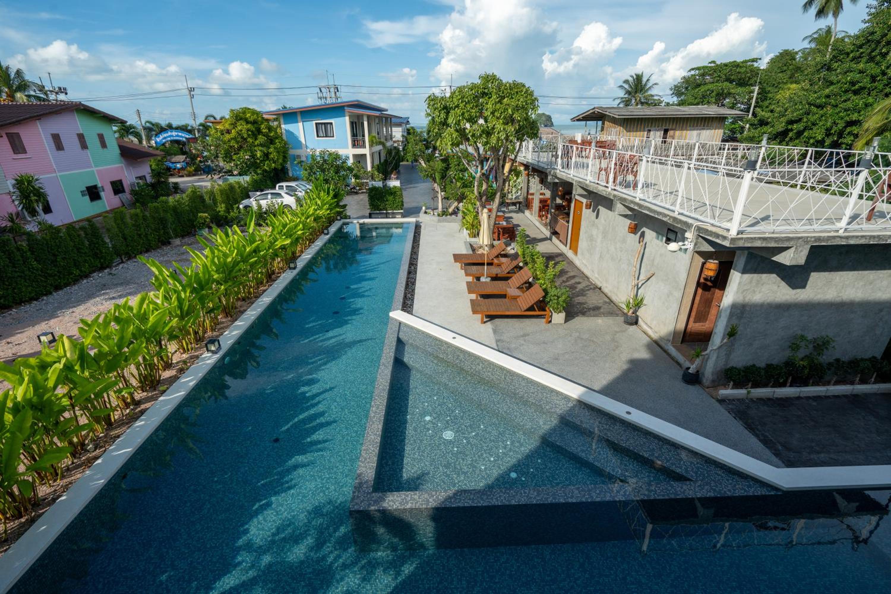 Deluxe Double Room with Pool View - Photo 2