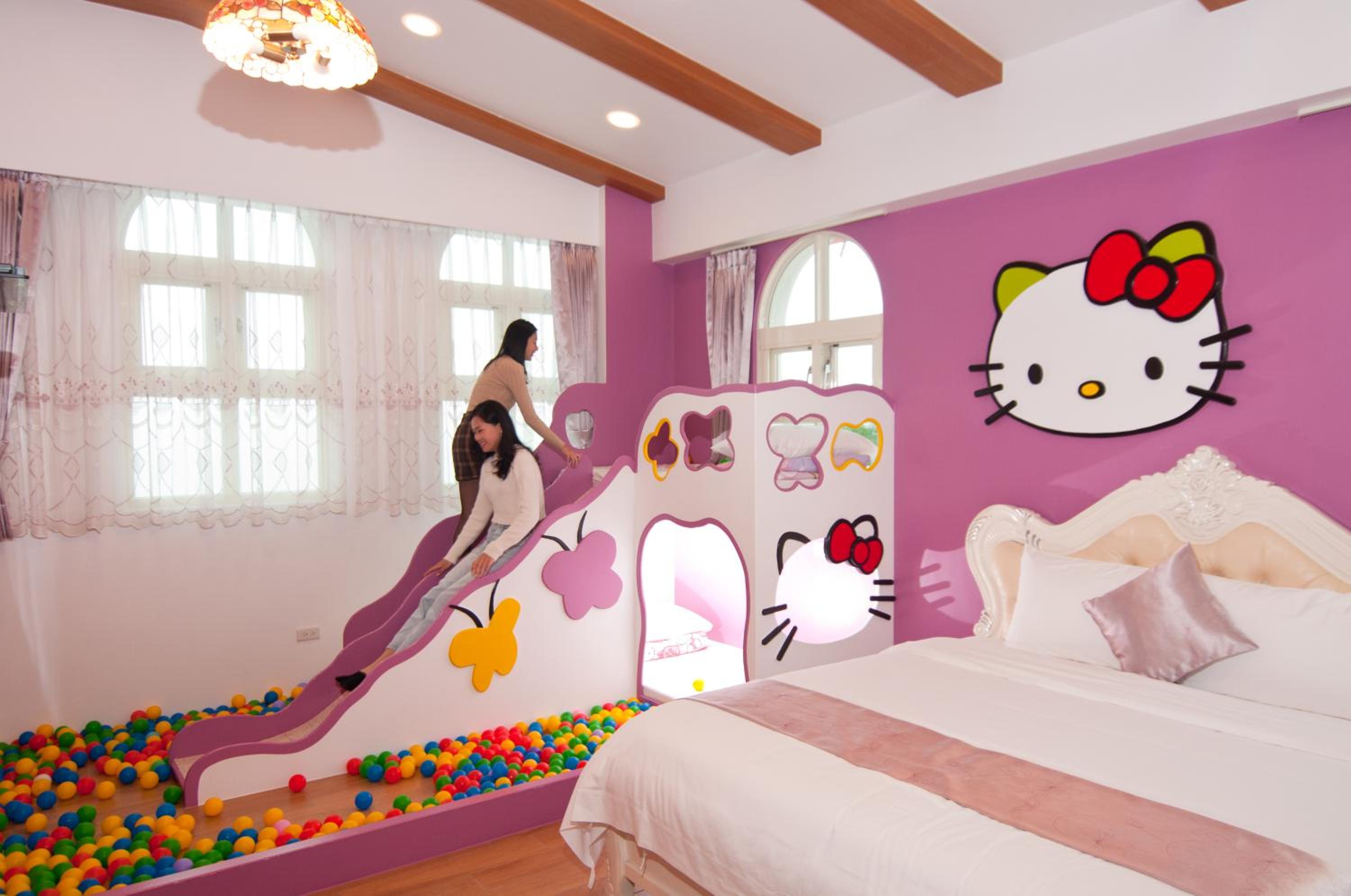 Quadruple Room with Bath photo 3
