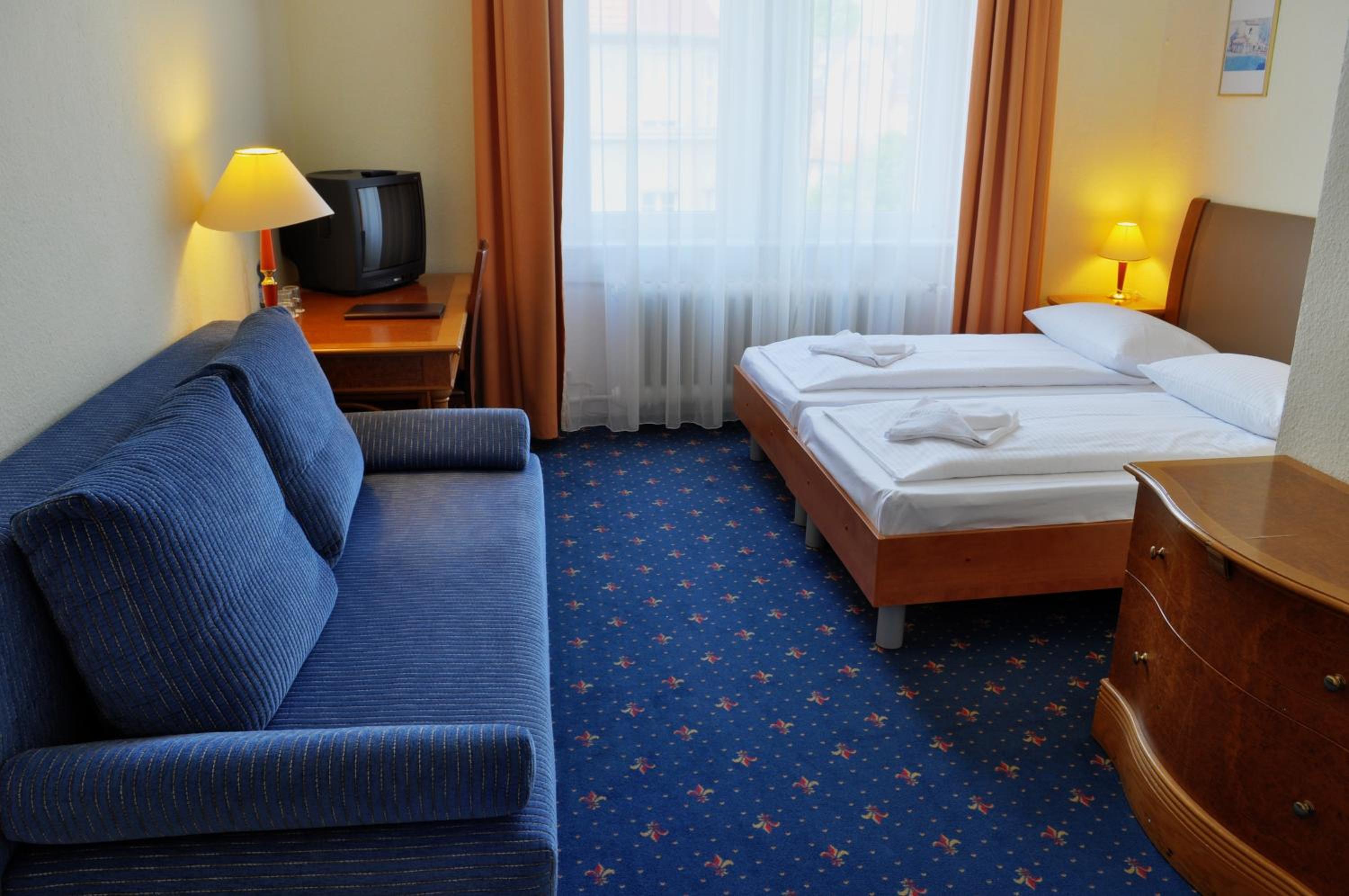 Double or Twin Room photo 3