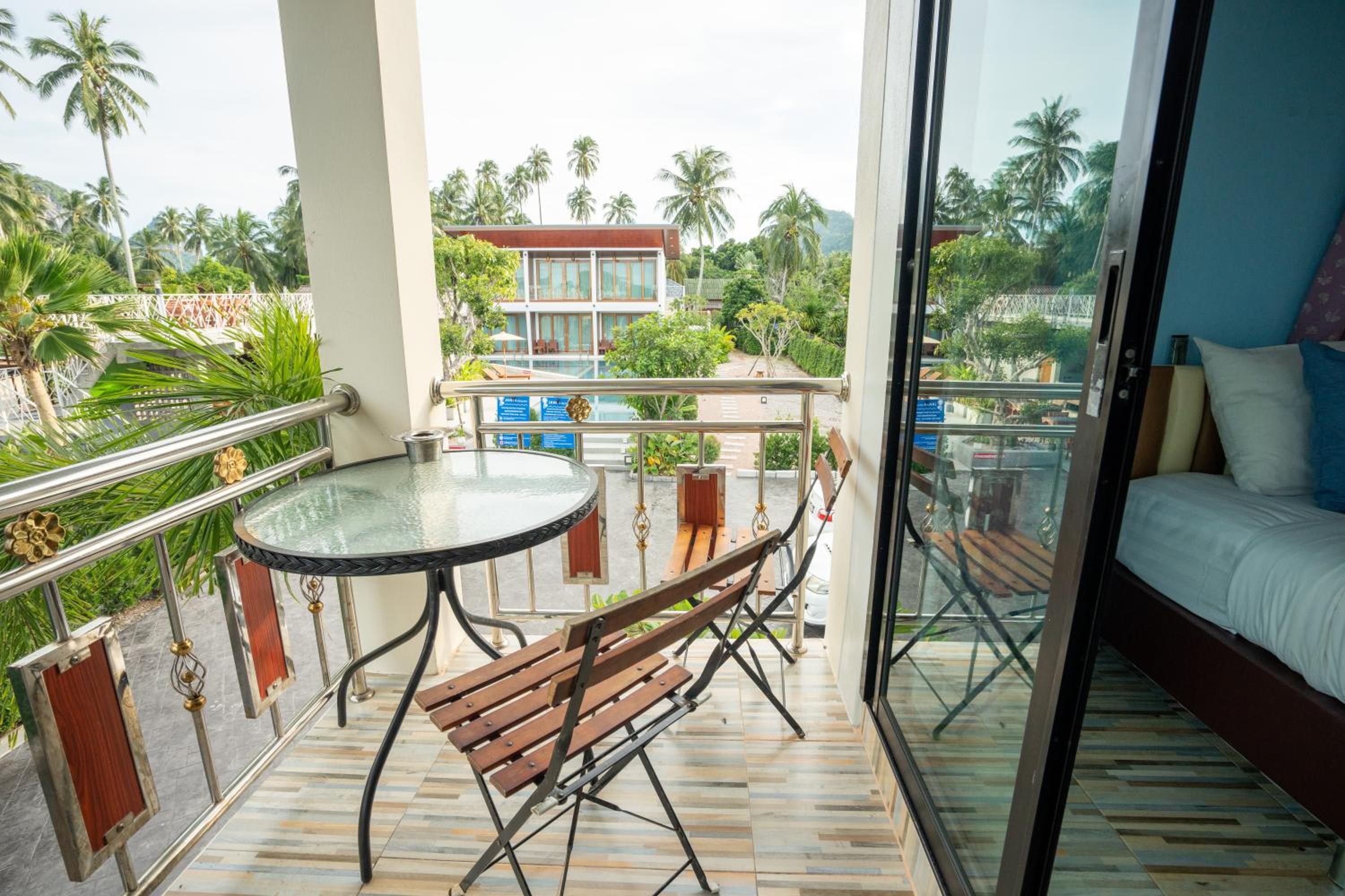 Standard Twin Room with Garden View - Photo 2