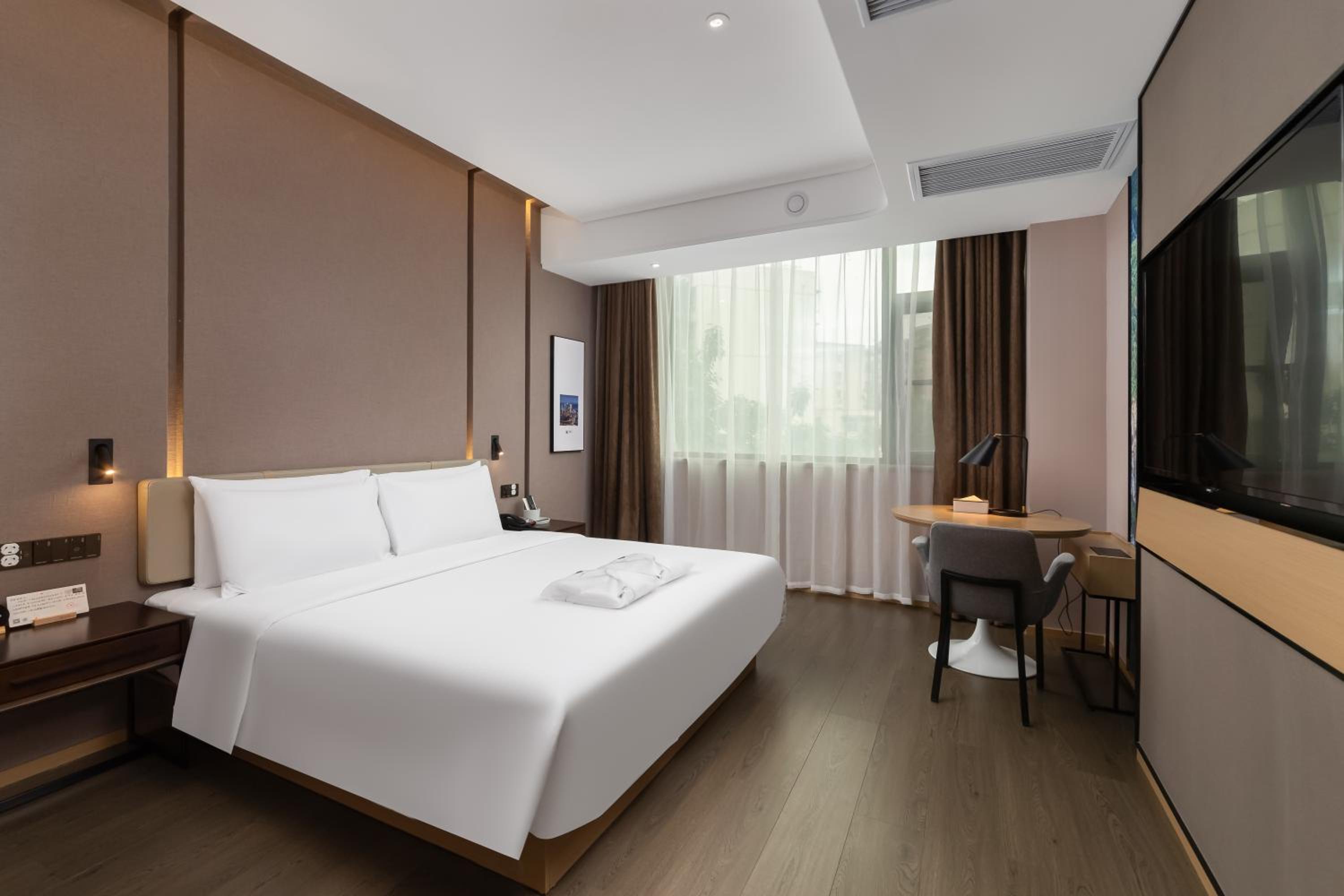 Deluxe Family Suite photo 1