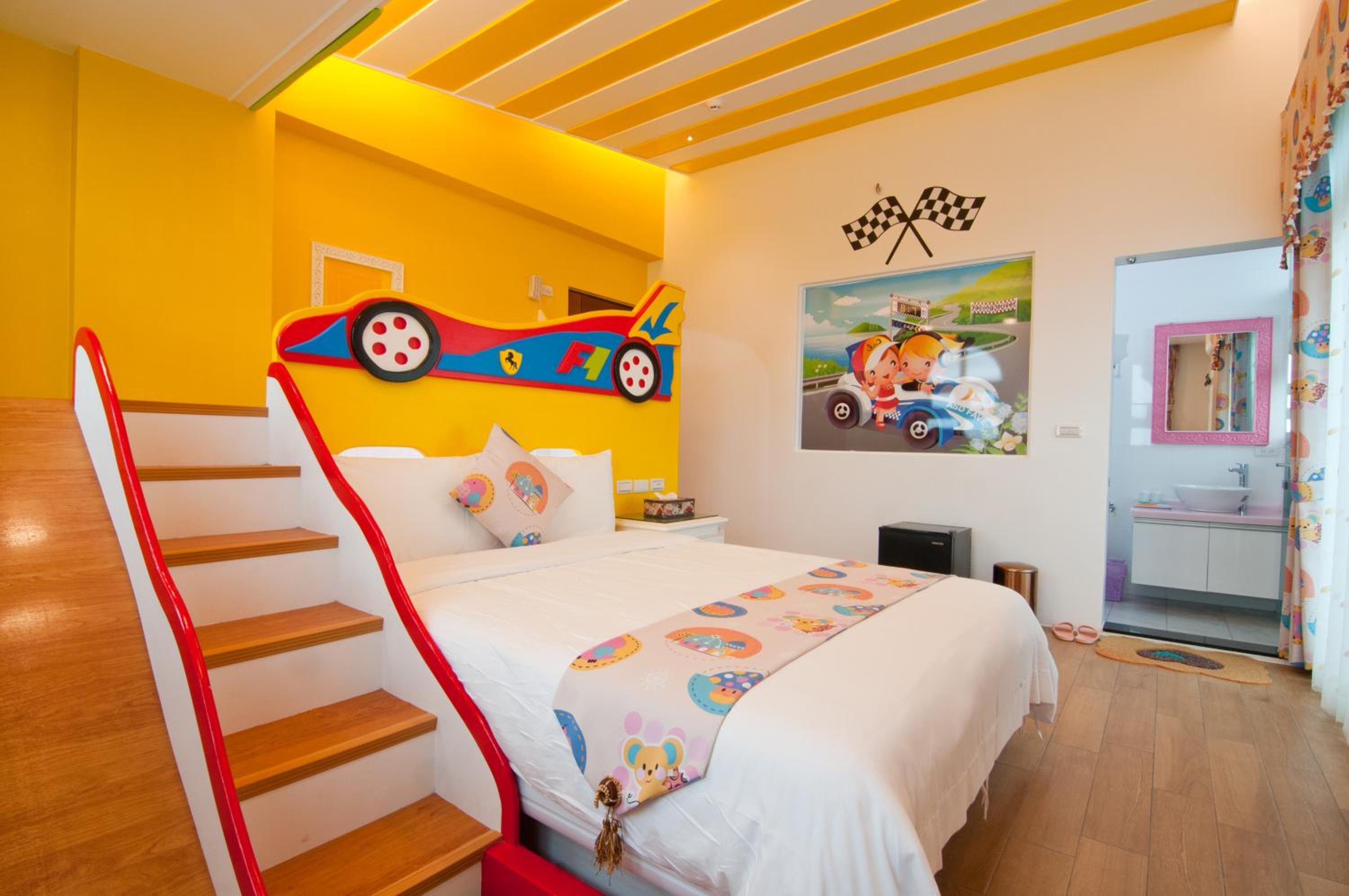 Quadruple Room with Private Bathroom photo 1
