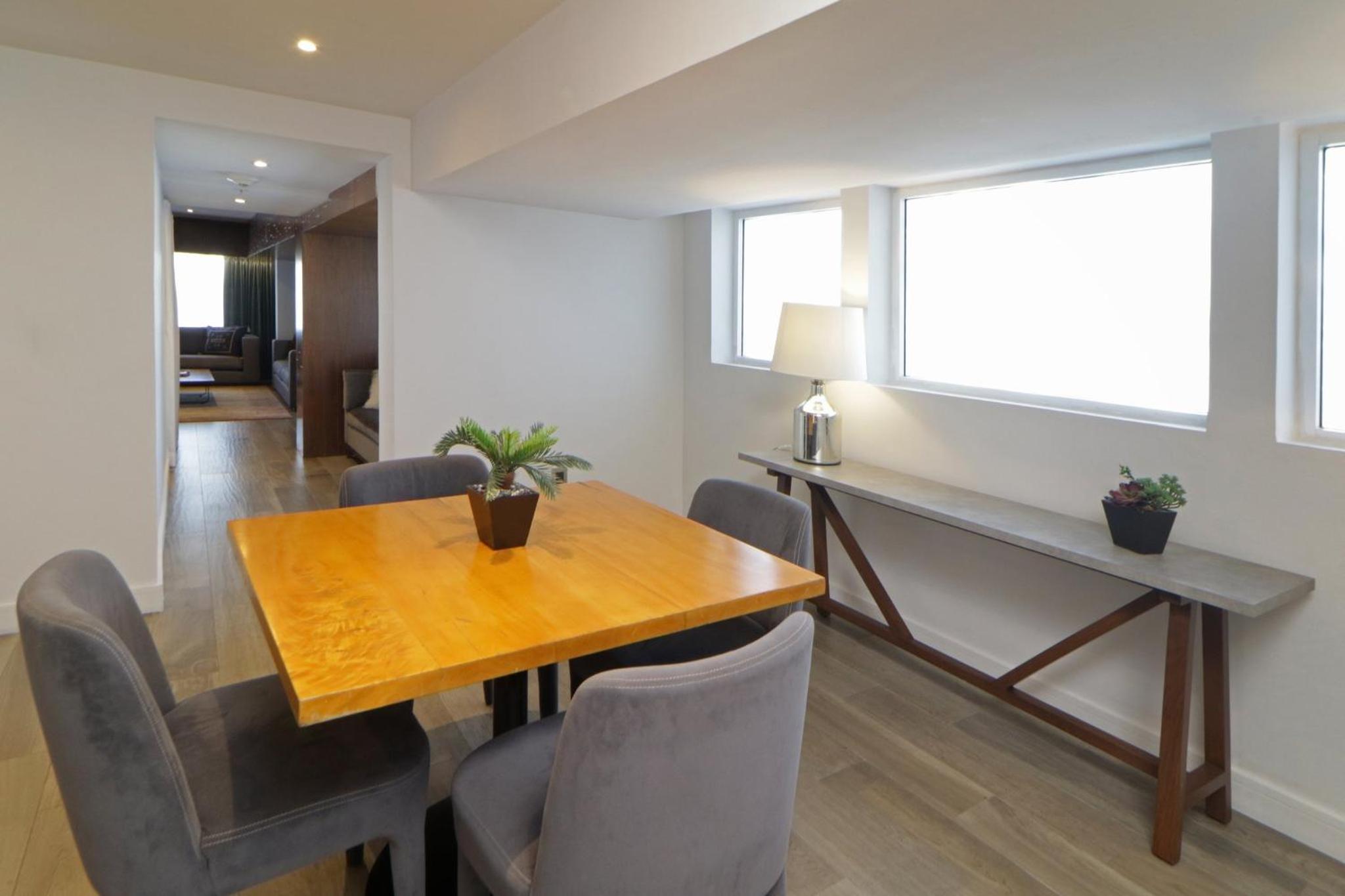 Room with One King and One Futon Bed - Photo 4