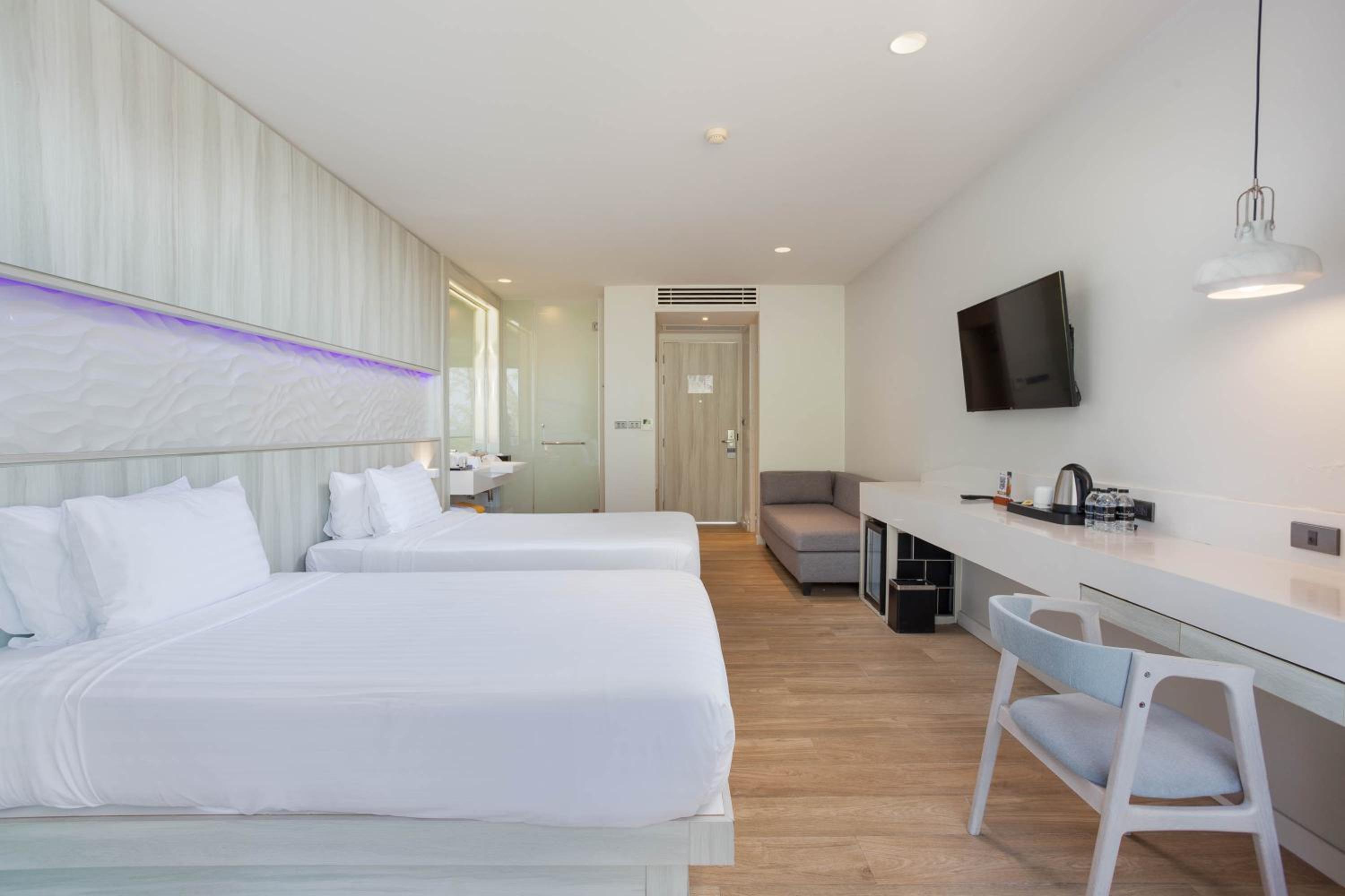 Deluxe Seaview - Modern Style - Photo 8