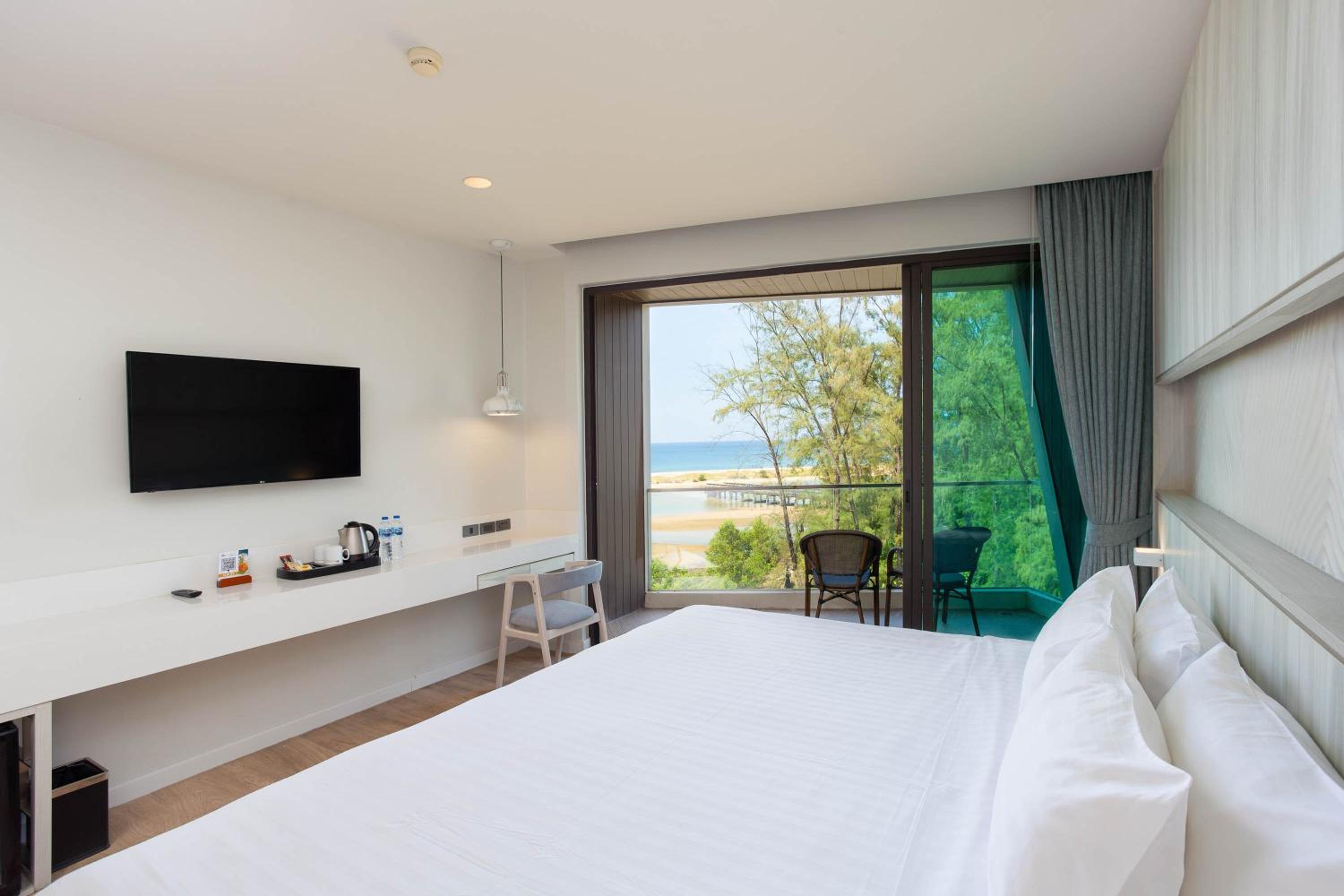 Deluxe Seaview - Modern Style - Photo 1